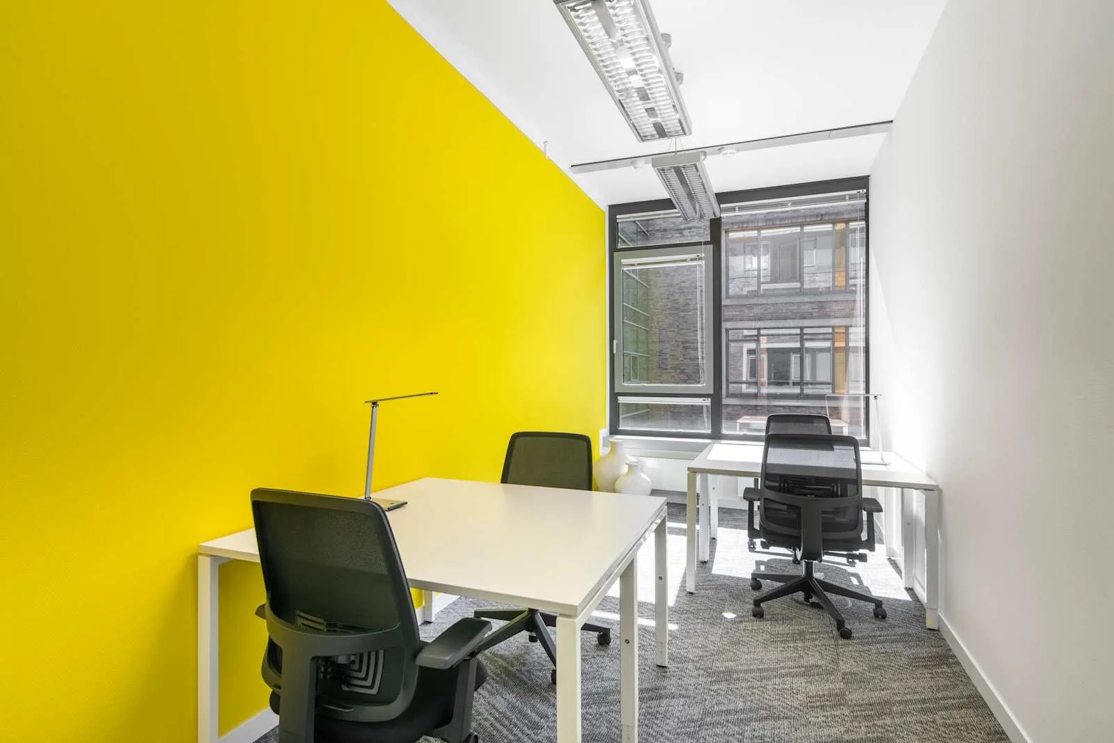 Regus FRANKFURT, AOC Hanauer Landstraße, Privatbüro mit 4 Arbeitsplätzen, Frankfurt am Main