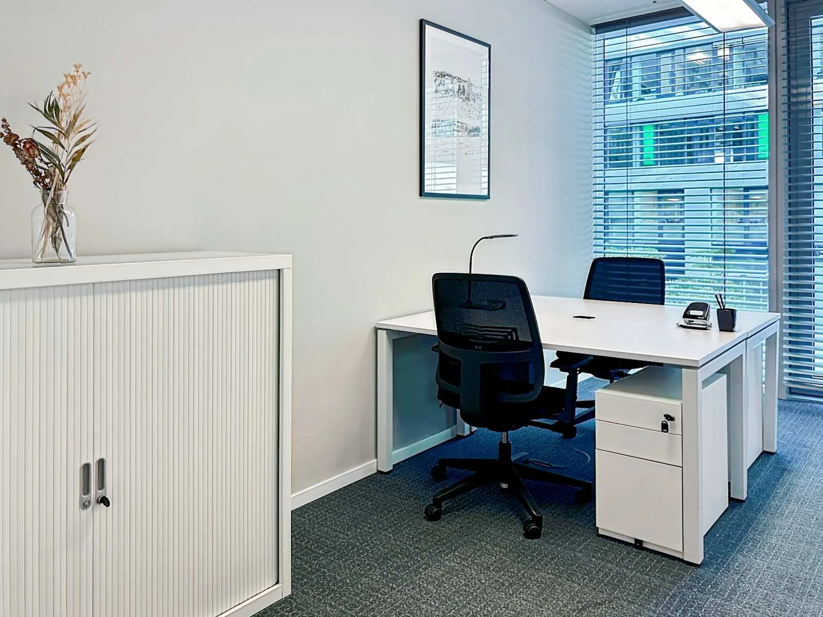 Regus FRANKFURT, THE SQUAIRE Business Center, Privatbüro mit 2 Arbeitsplätzen, Frankfurt am Main