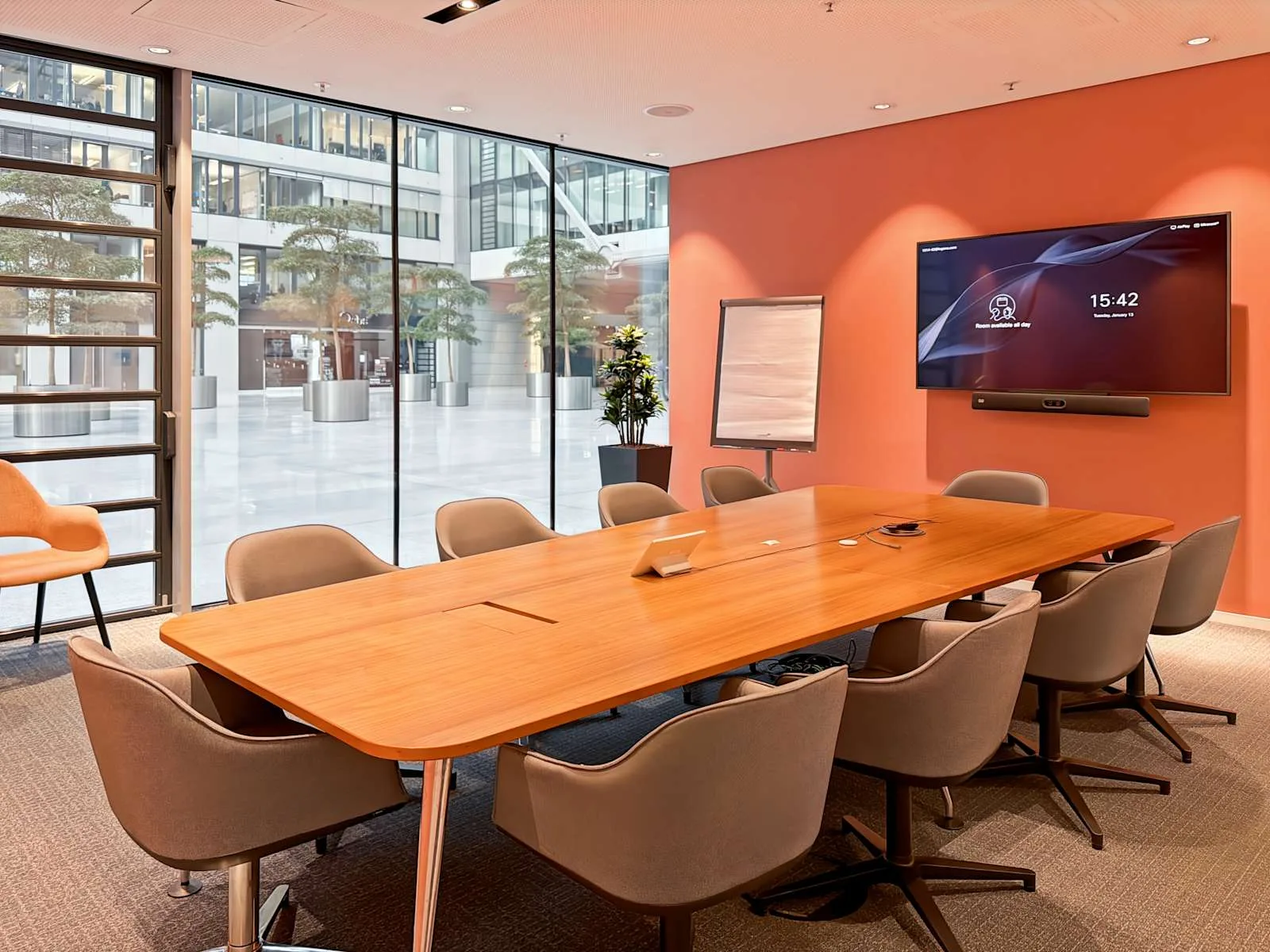 Regus FRANKFURT, THE SQUAIRE Conference Center, Besprechungsraum für 10 Personen, Frankfurt am Main