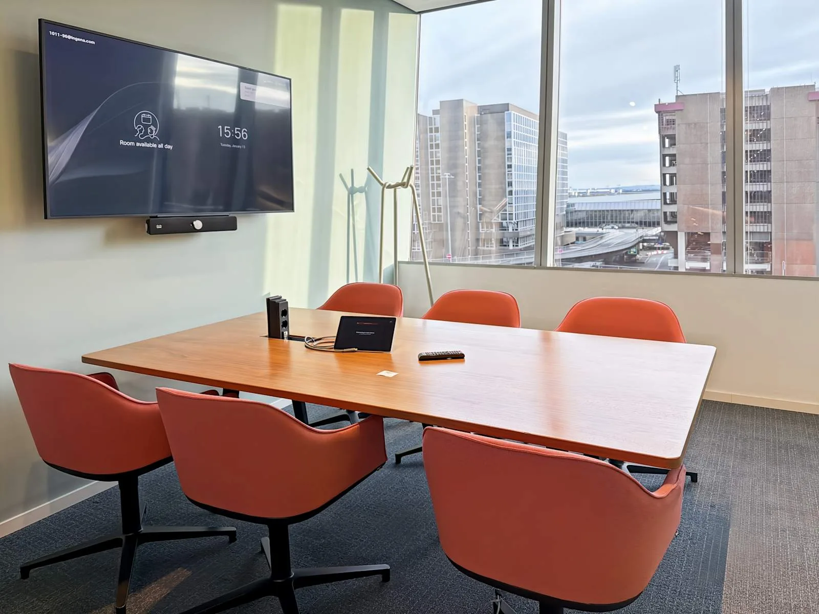 Regus FRANKFURT, THE SQUAIRE Conference Center, Besprechungsraum für 6 Personen, Frankfurt am Main