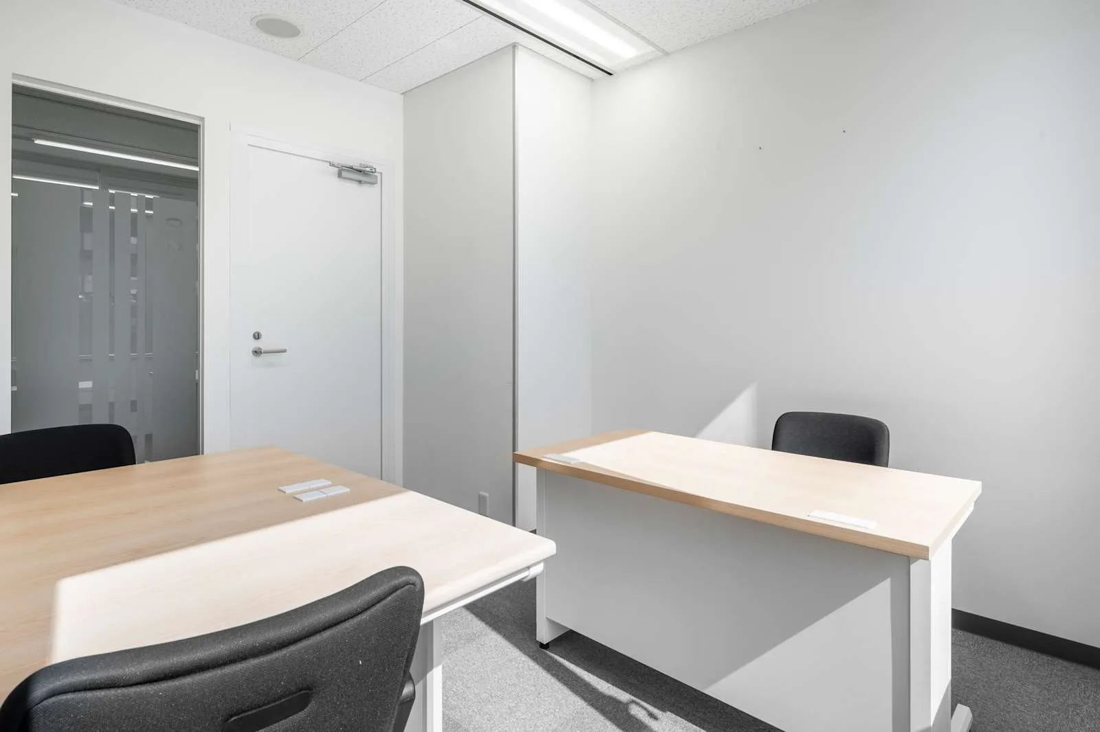 Regus FUKUOKA, Tenjin Minami、個室オフィス（3席）、福岡