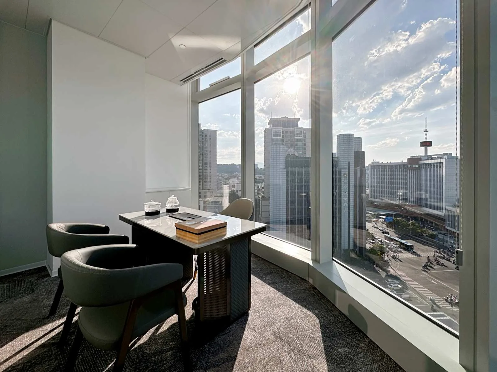 Regus Fuzhou, FZ Shangri-La, Private office, 3 desks, Fuzhou
