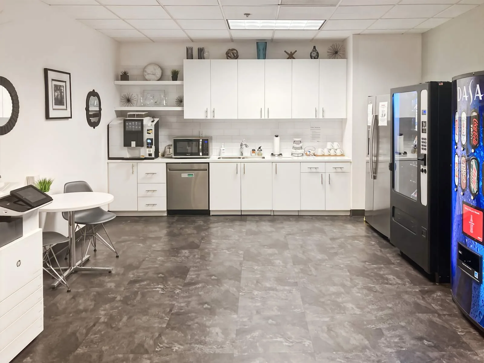 Regus GA, Lawrenceville - Huntcrest, Kitchen, Lawrenceville, GA