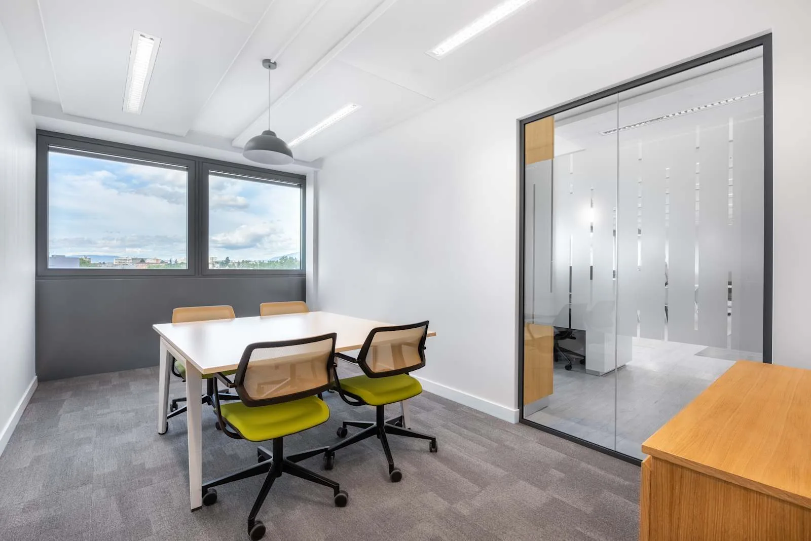 Regus GENEVA, Nations (6th floor), Salle de réunion 4 personnes, Genève