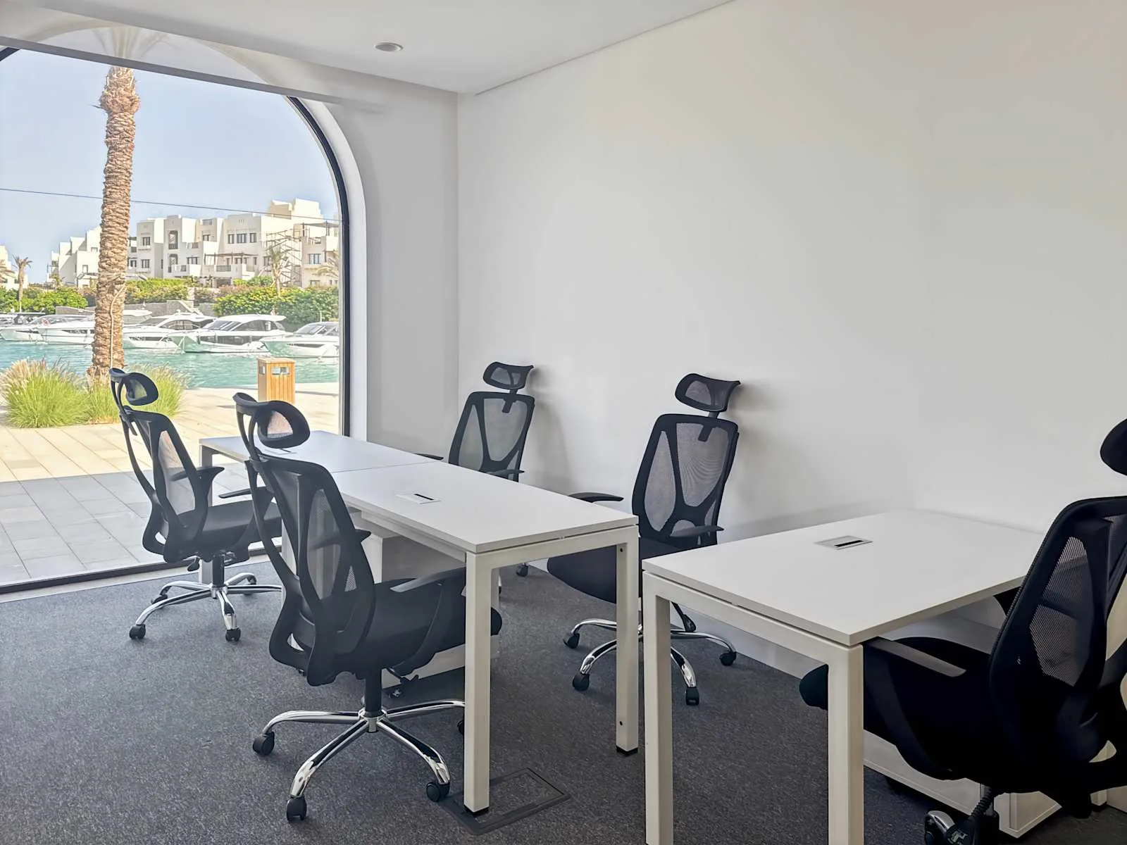 Regus El Gouna, Fanadir، مكتب خاص بـ 5 محطات عمل، الجونة