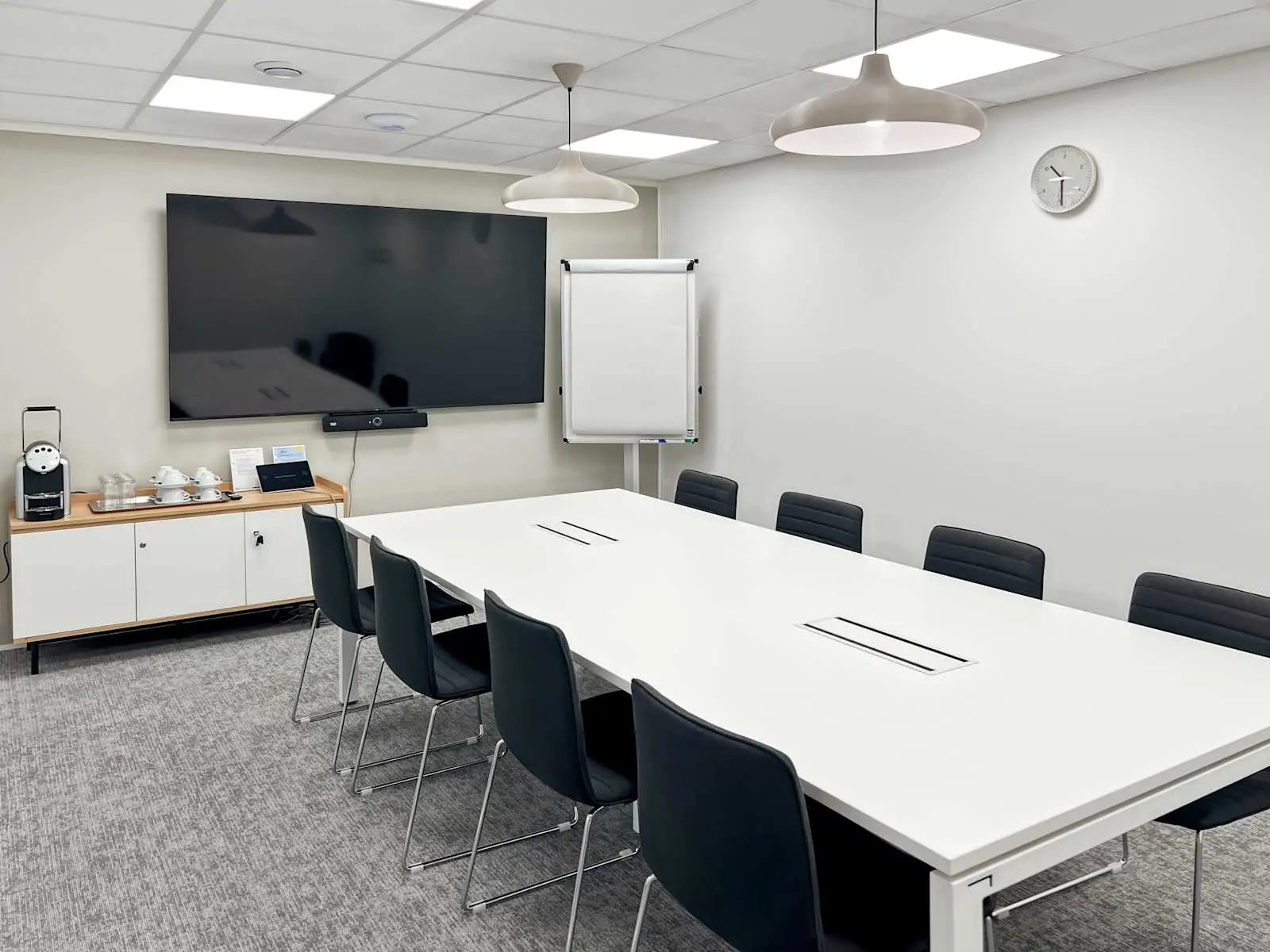 Regus Grenoble, Fontaine, Meeting room for 8 people, Fontaine