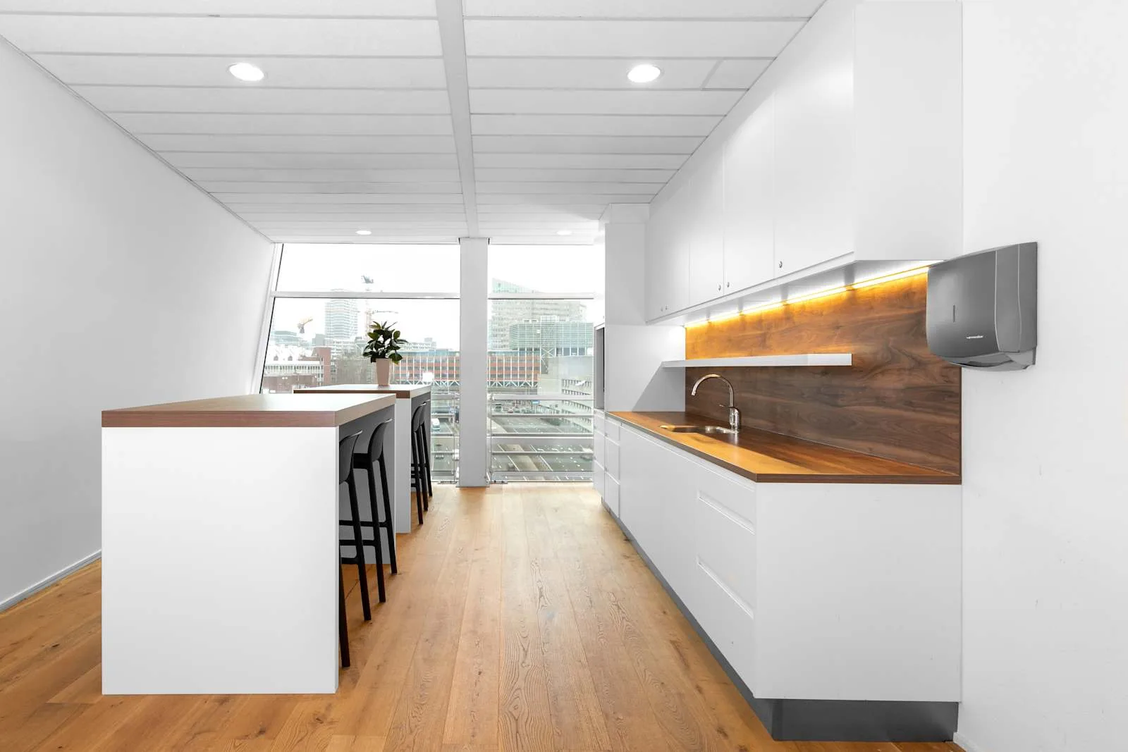Regus THE HAGUE, Beatrixkwartier, Kitchen, The Hague