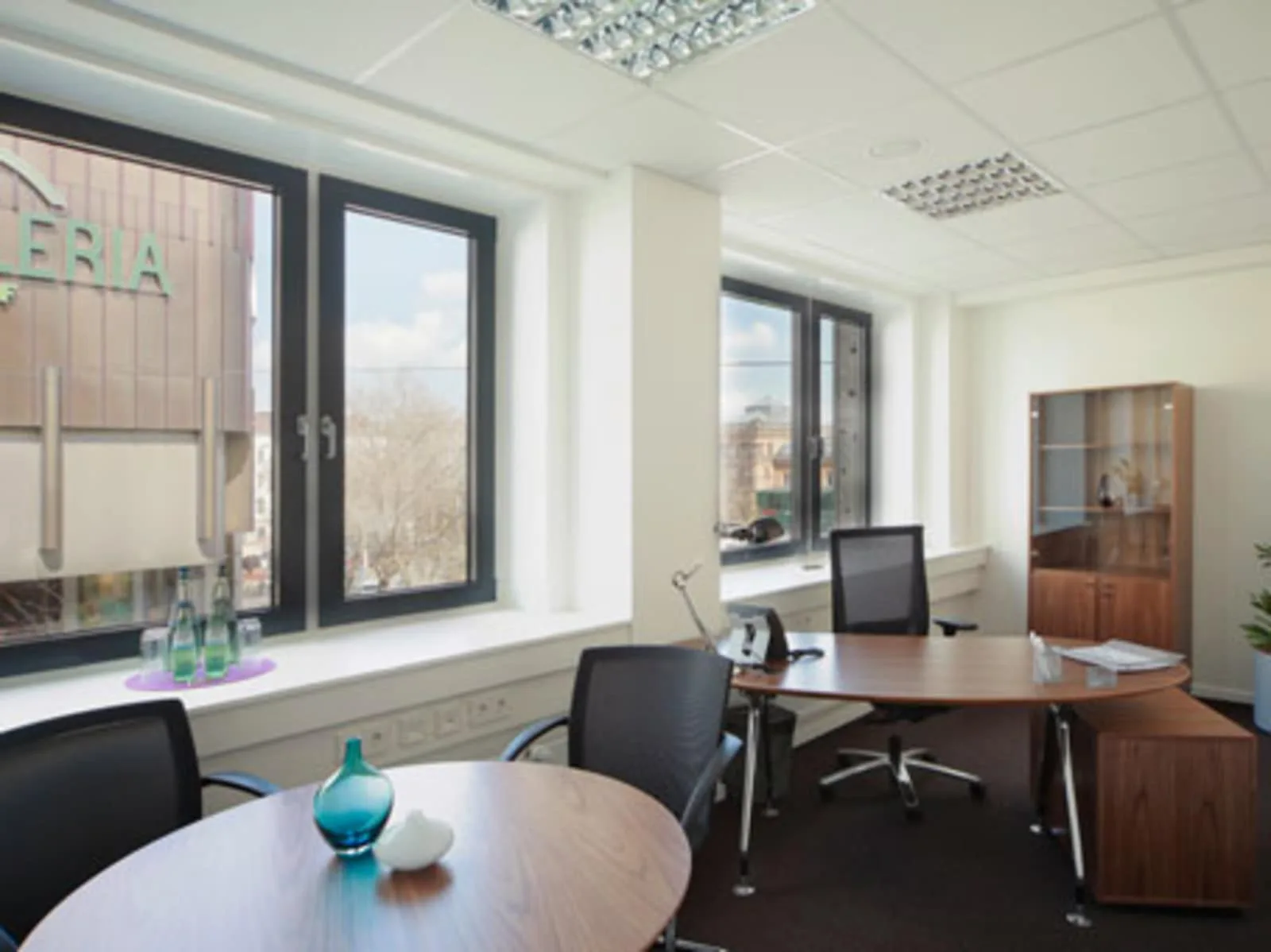 Regus HANNOVER, Ernst-August-Platz, Privatbüro mit 1 Arbeitsplatz, Hannover