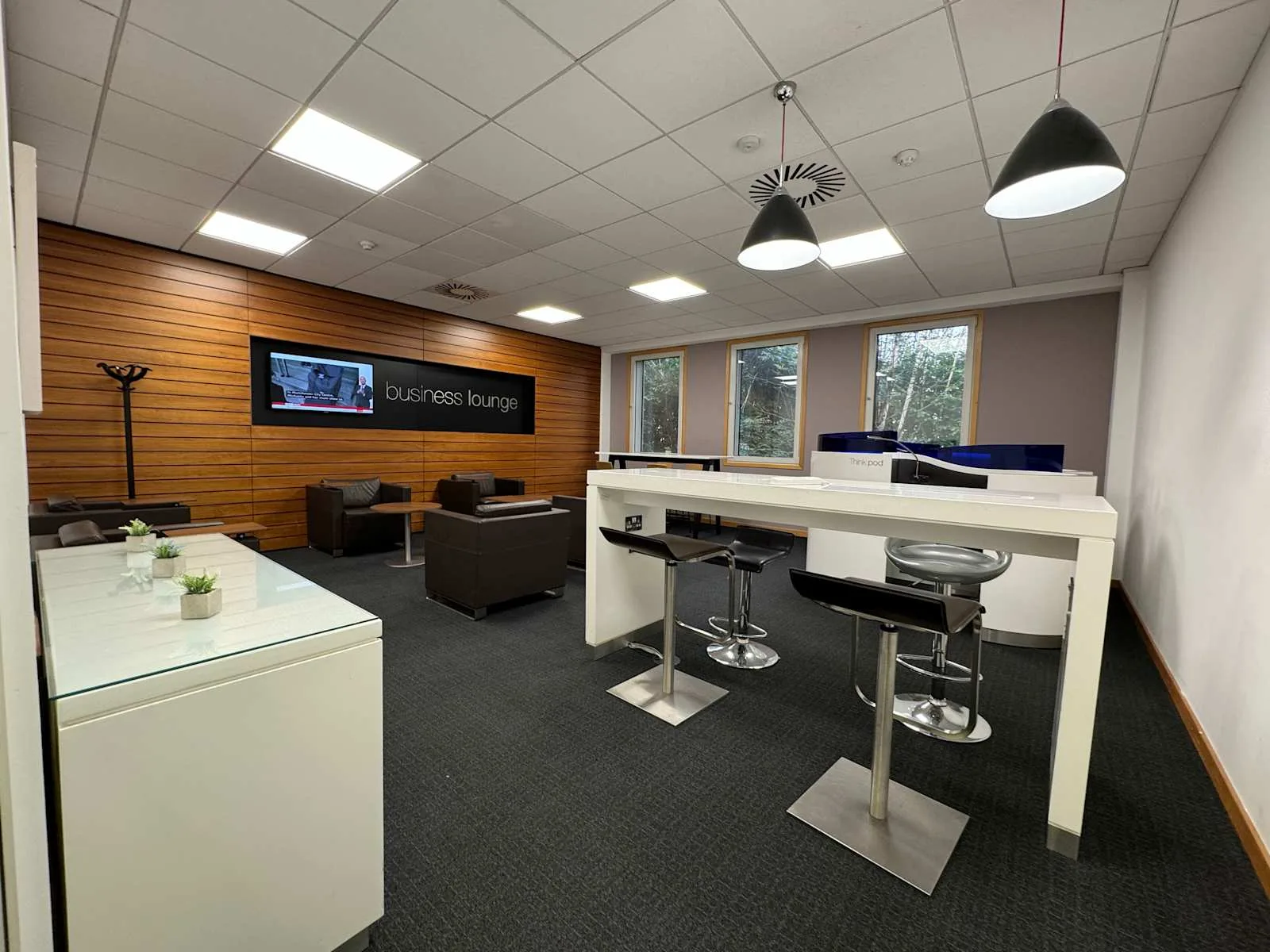 Regus HEATHROW, Bath Road, Lounge, Hayes