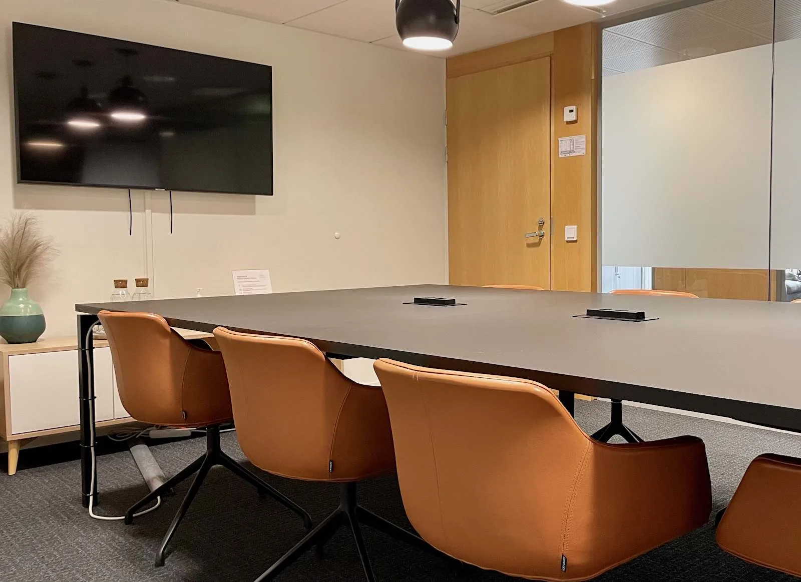 Regus HELSINKI, Graniittitalo, Kokoushuone 8 hengelle, Helsinki