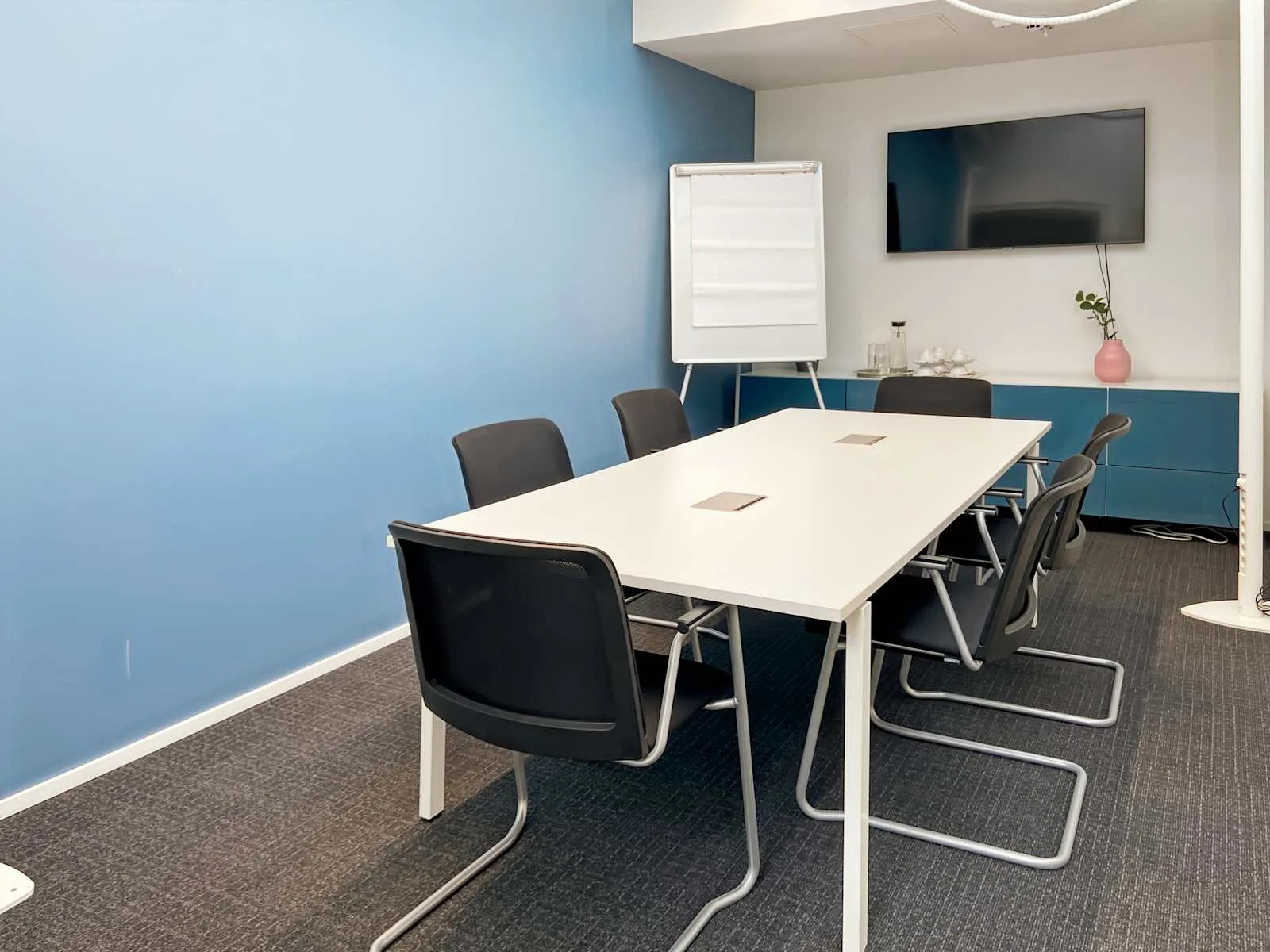 Regus HELSINKI, Itis, Kokoushuone 6 hengelle, Helsinki