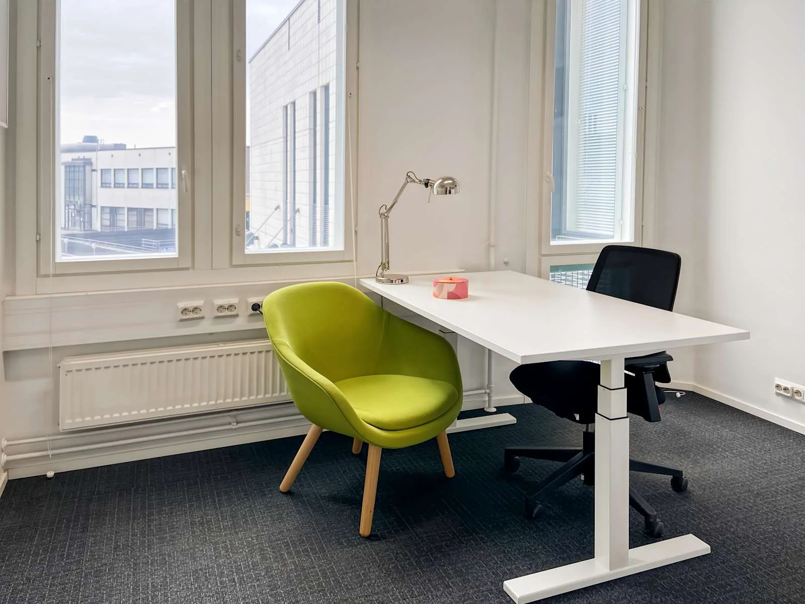 Regus HELSINKI, Itis, Oma toimisto 1 työpisteelle, Helsinki