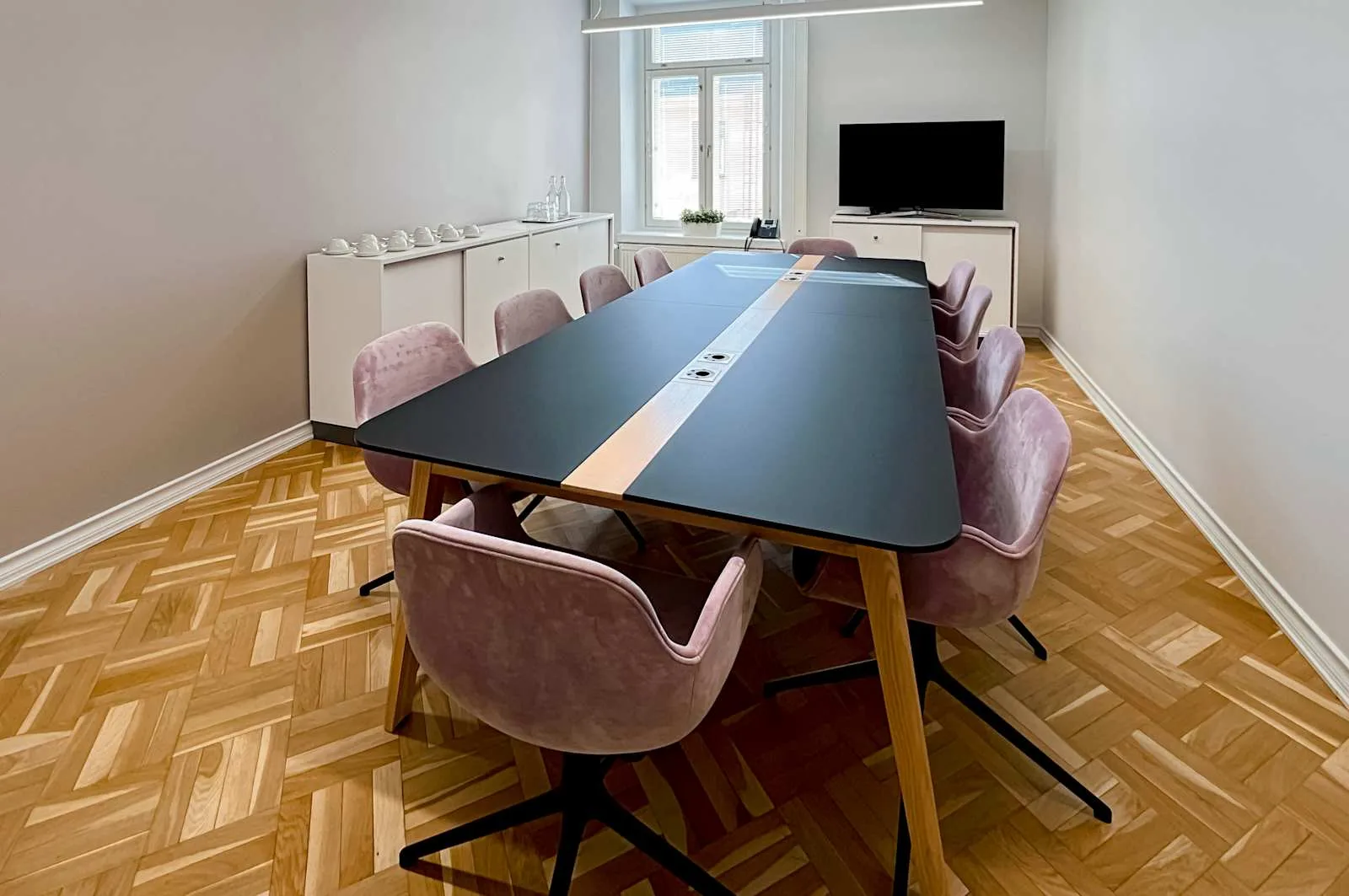 Regus HELSINKI, Luna House, Kokoushuone 10 hengelle, Helsinki