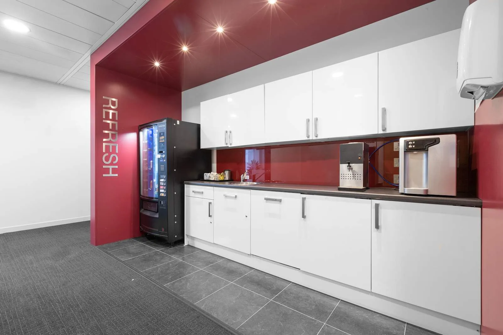 Regus HEMEL HEMPSTEAD, Breakspear Park, Kitchen, Hemel Hempstead