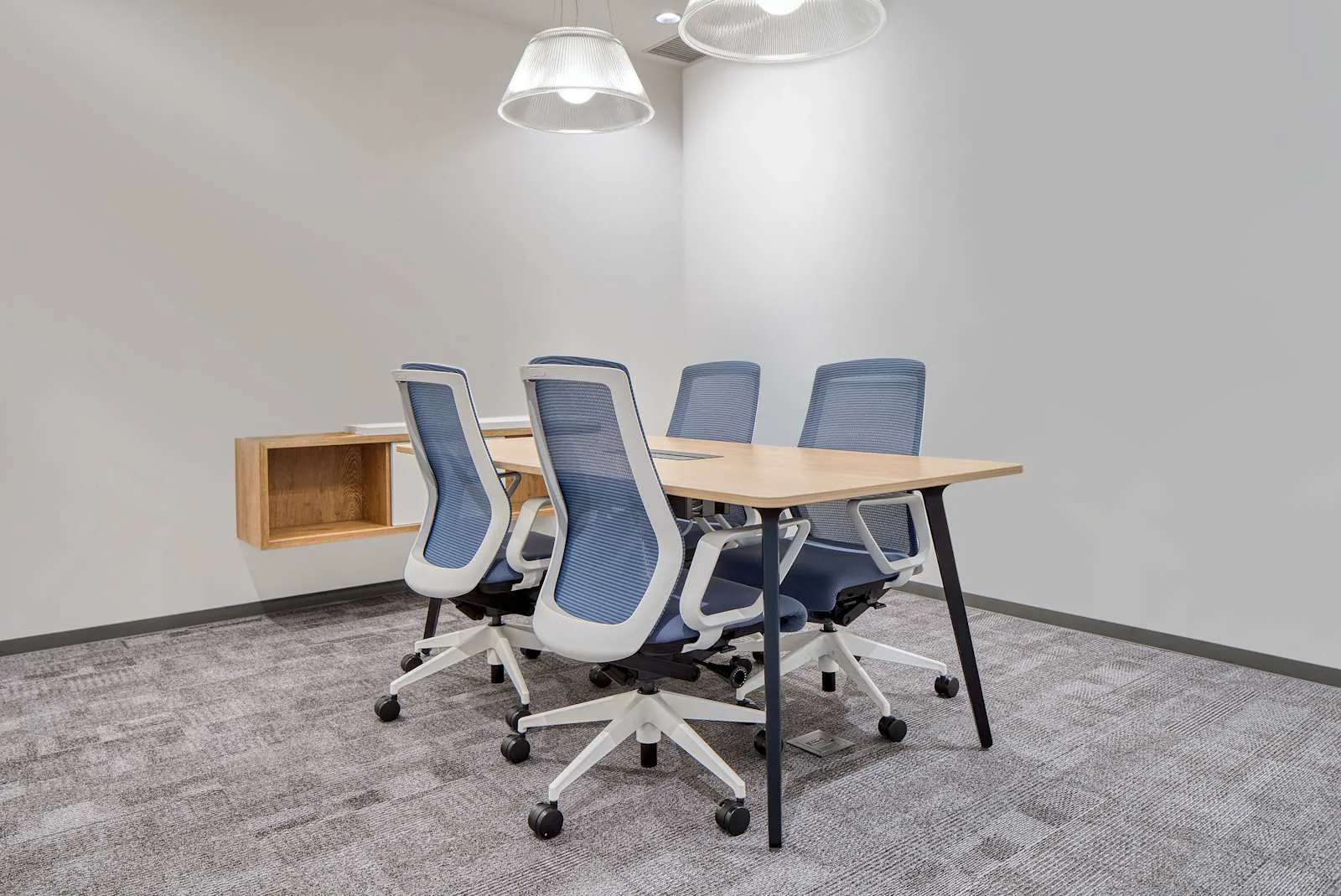 Regus HIROSHIMA, Shin Hiroshima Building, Meeting room for 4 people, Hiroshima