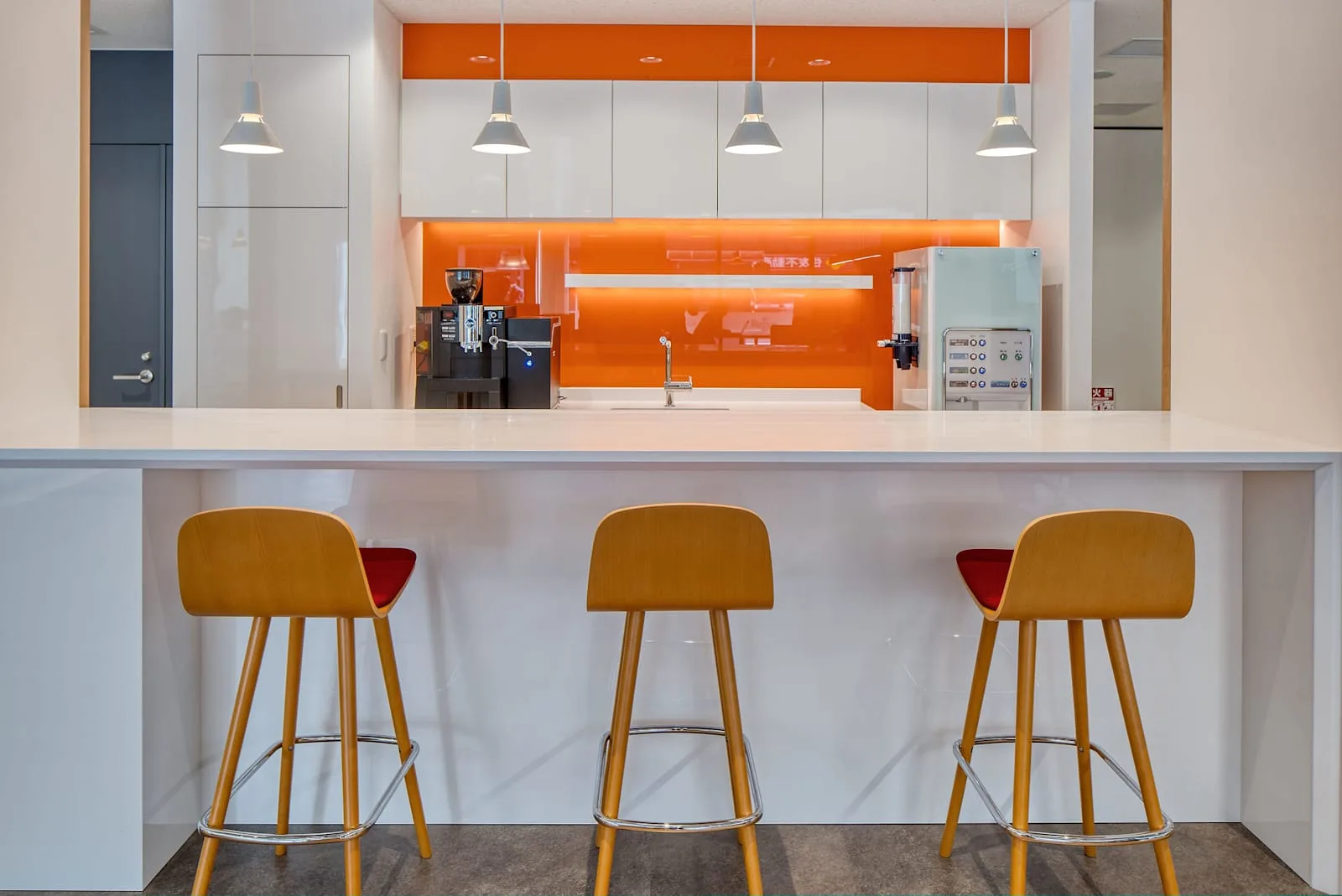 Regus HIROSHIMA, Shin Hiroshima Building、キッチン、広島