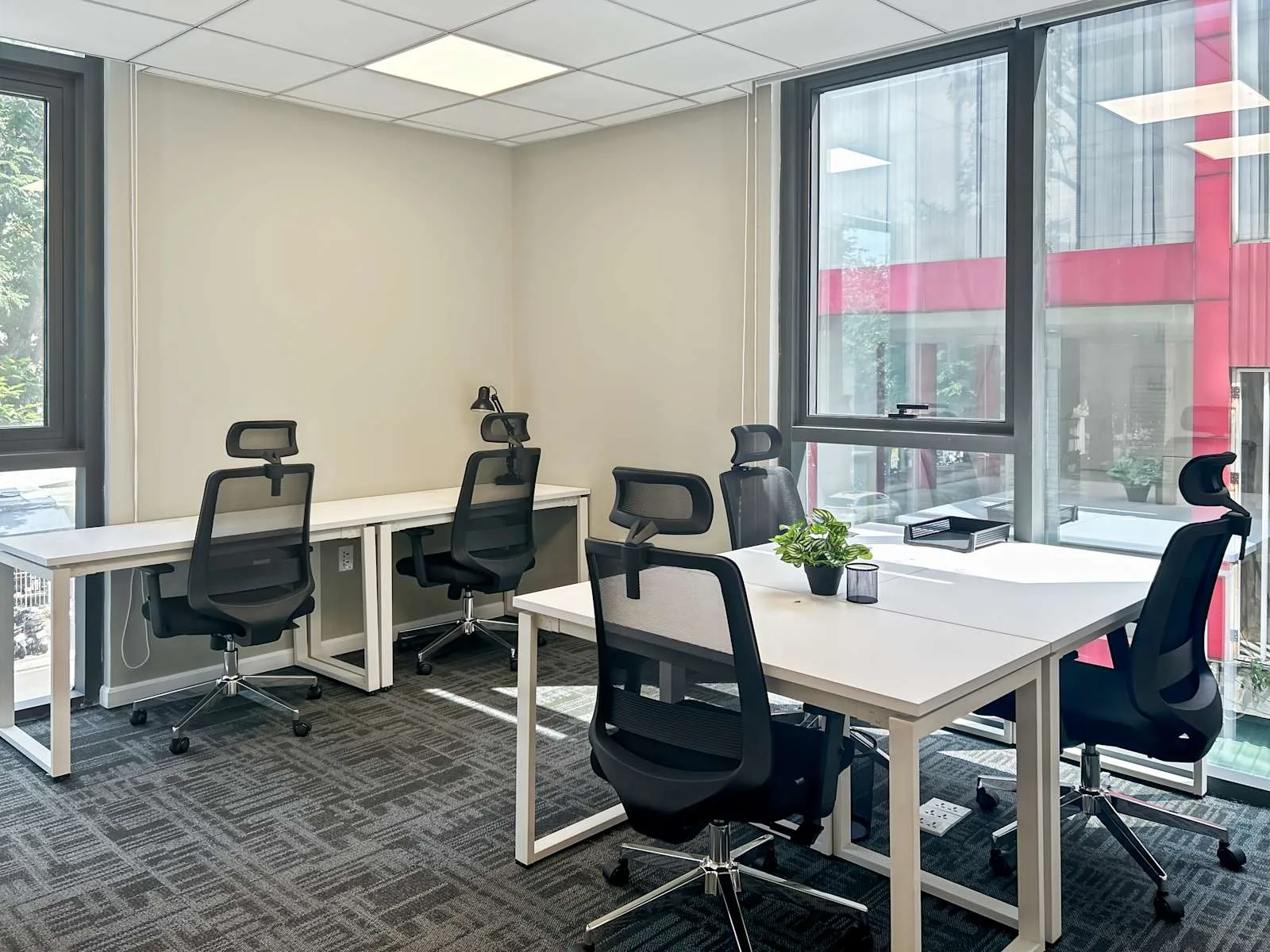 Regus Ho Chi Minh, L'Mak, Private office, 6 desks, Ho Chi Minh City