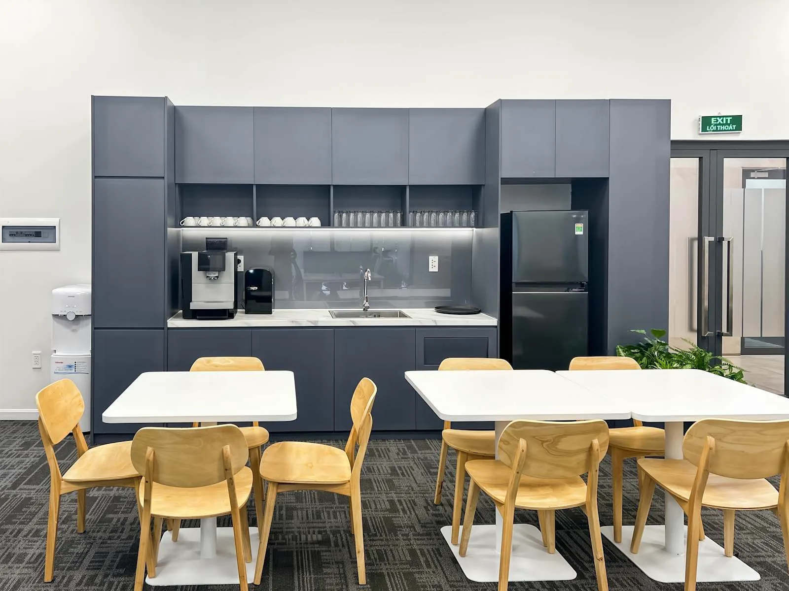 Regus Ho Chi Minh, L'Mak, Cafeteria, Ho Chi Minh City