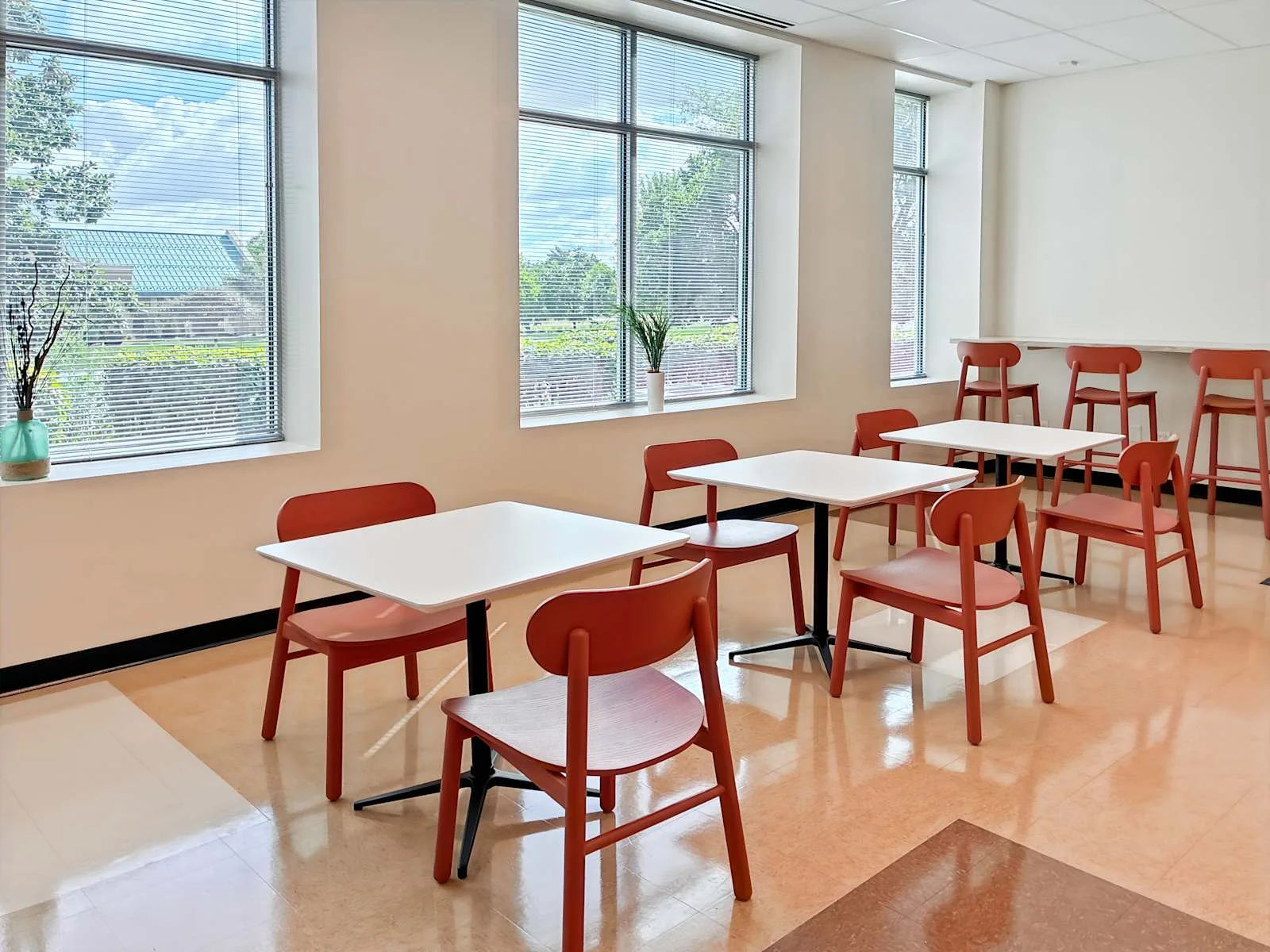Regus IL, Hoffman Estates - Prairie Stone Pkwy, Cafeteria, Hoffman Estates, IL