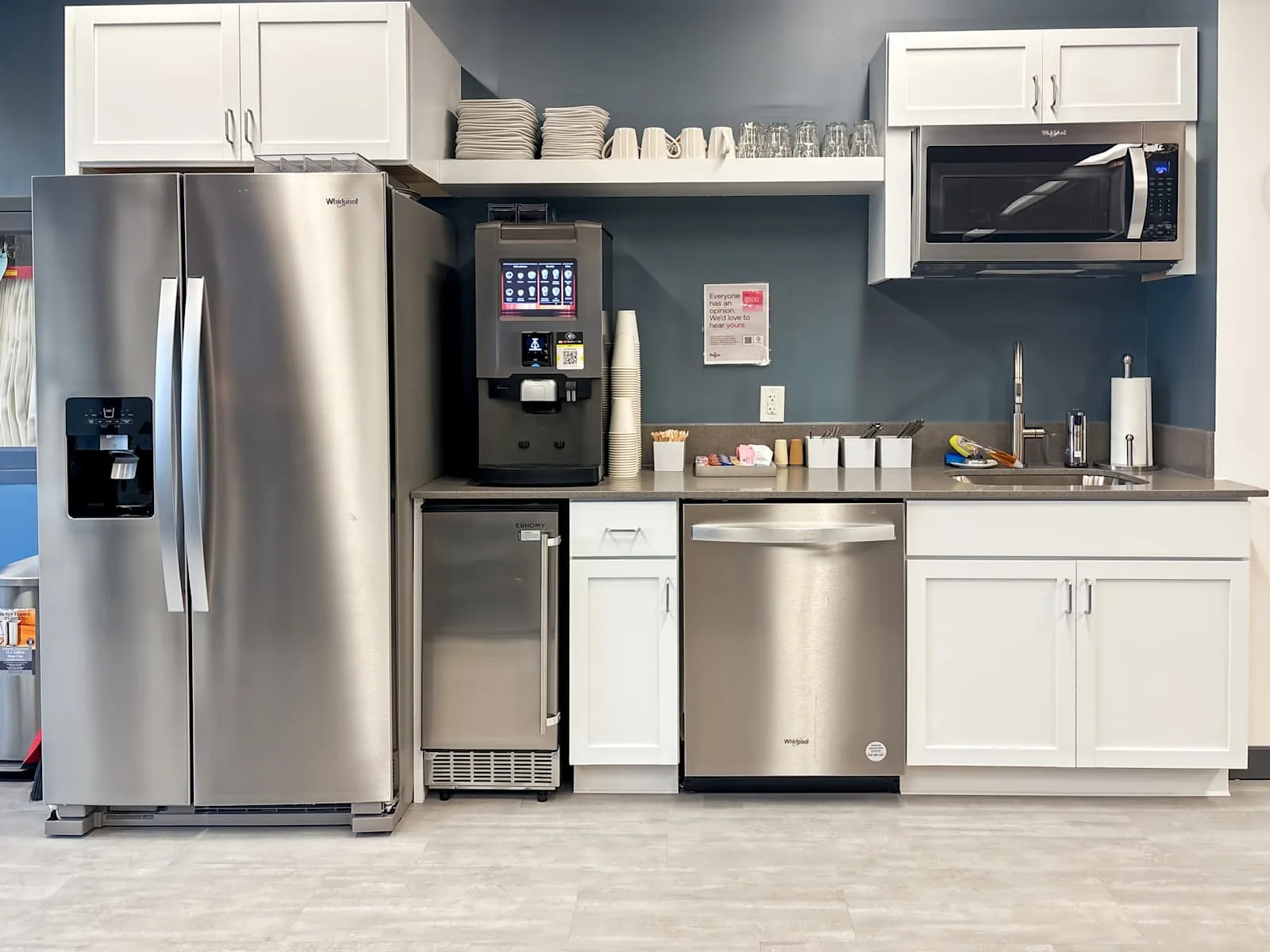 Regus IA, Des Moines - Grand Ave, Kitchen, Des Moines, IA