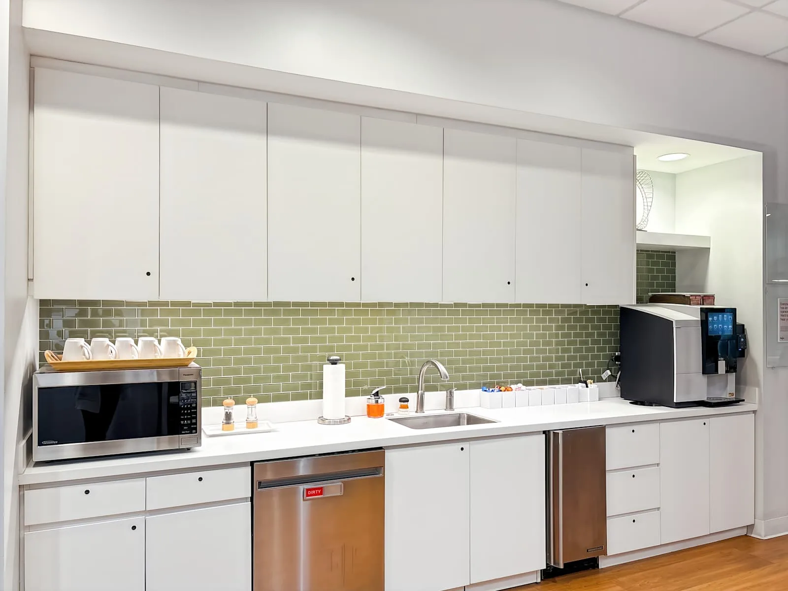 Regus IA, Des Moines - West Glen Town Centre, Kitchen, West Des Moines, IA