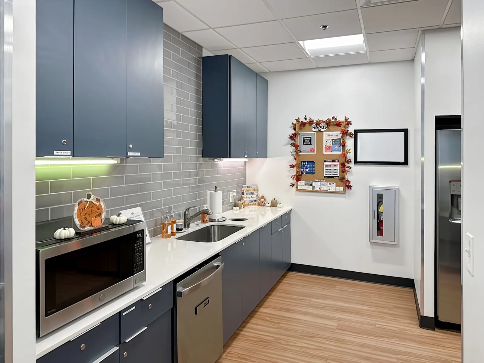 Regus IN, Indianapolis - Fishers, Kitchen, Carmel, IN