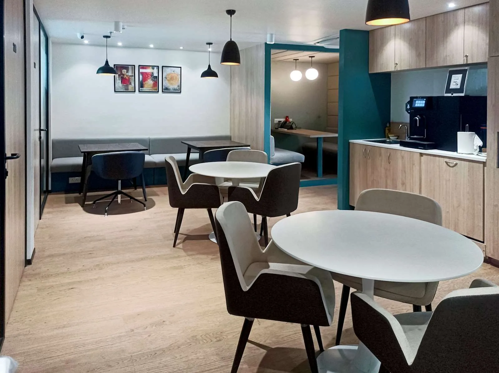 Regus Indore, Maloo 1, Cafeteria, Indore