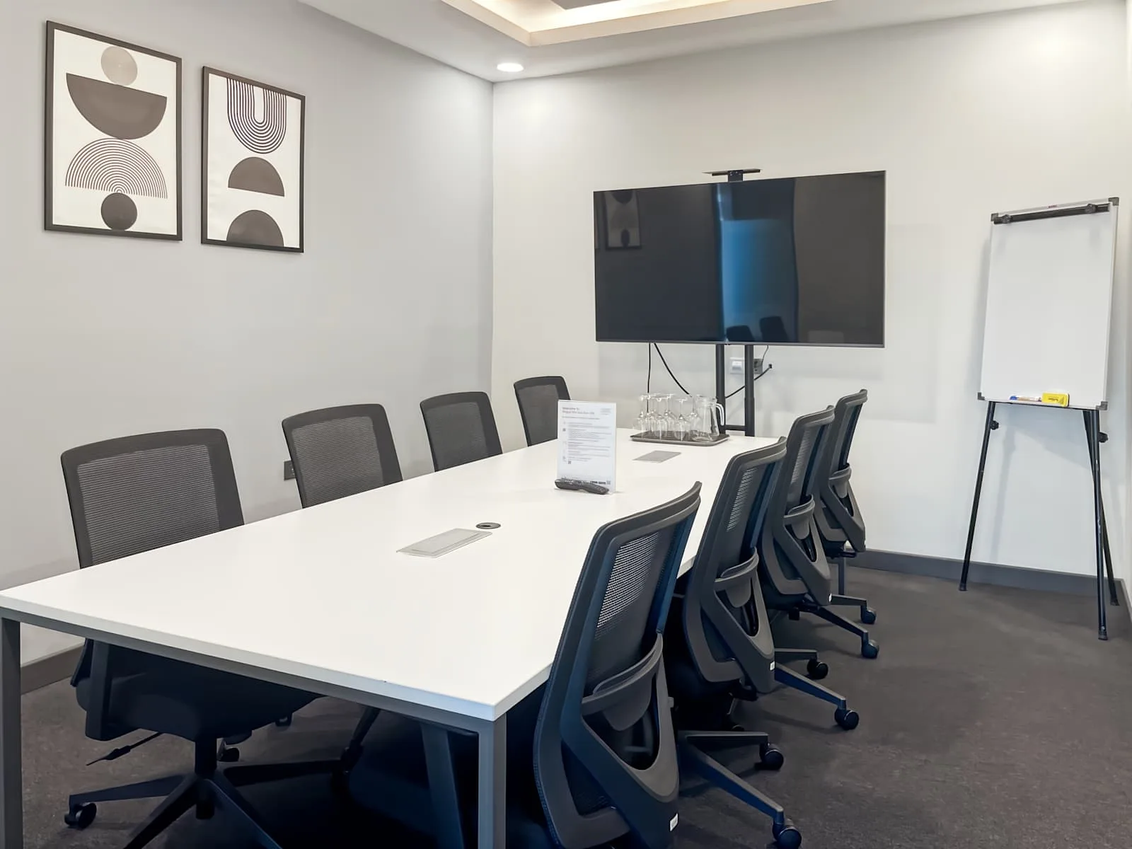 Regus Jakarta, Menara Sunlife, Ruang rapat untuk 8 orang, Jakarta