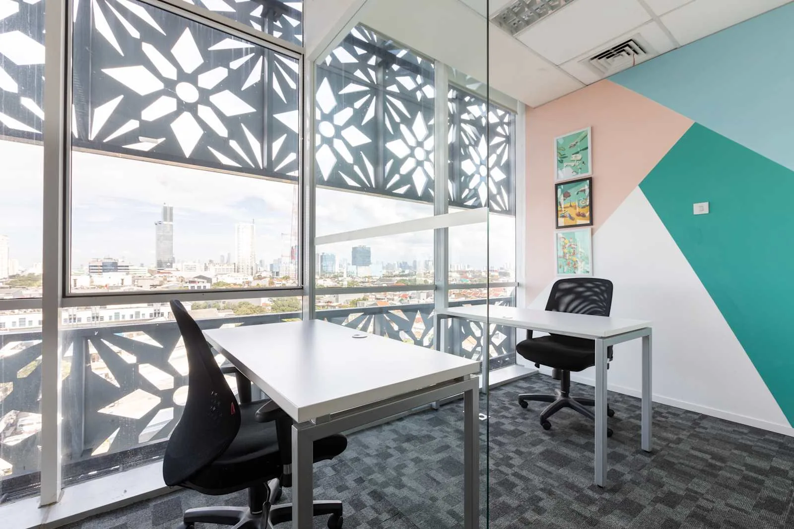 Regus JAKARTA, The Vida, Kantor pribadi dengan 2 meja kerja, Jakarta