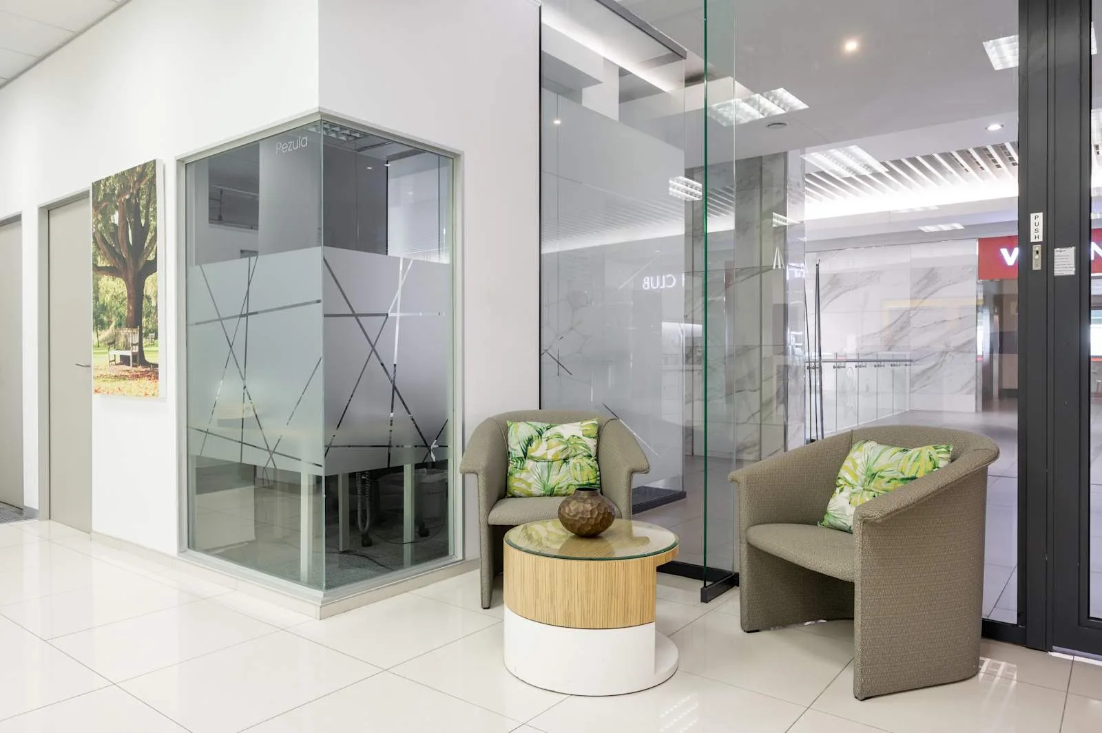 Regus JOHANNESBURG, Dainfern, Maroun Square, Lounge, Johannesburg