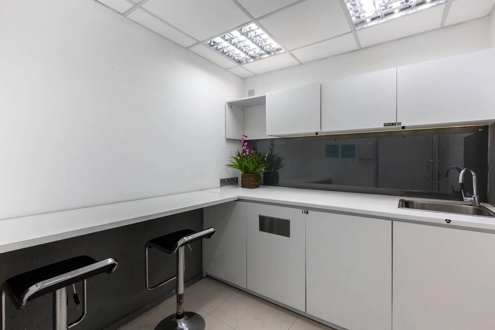 Regus KOTTE, Lotus Building (Nawala), Kitchen, Kotte
