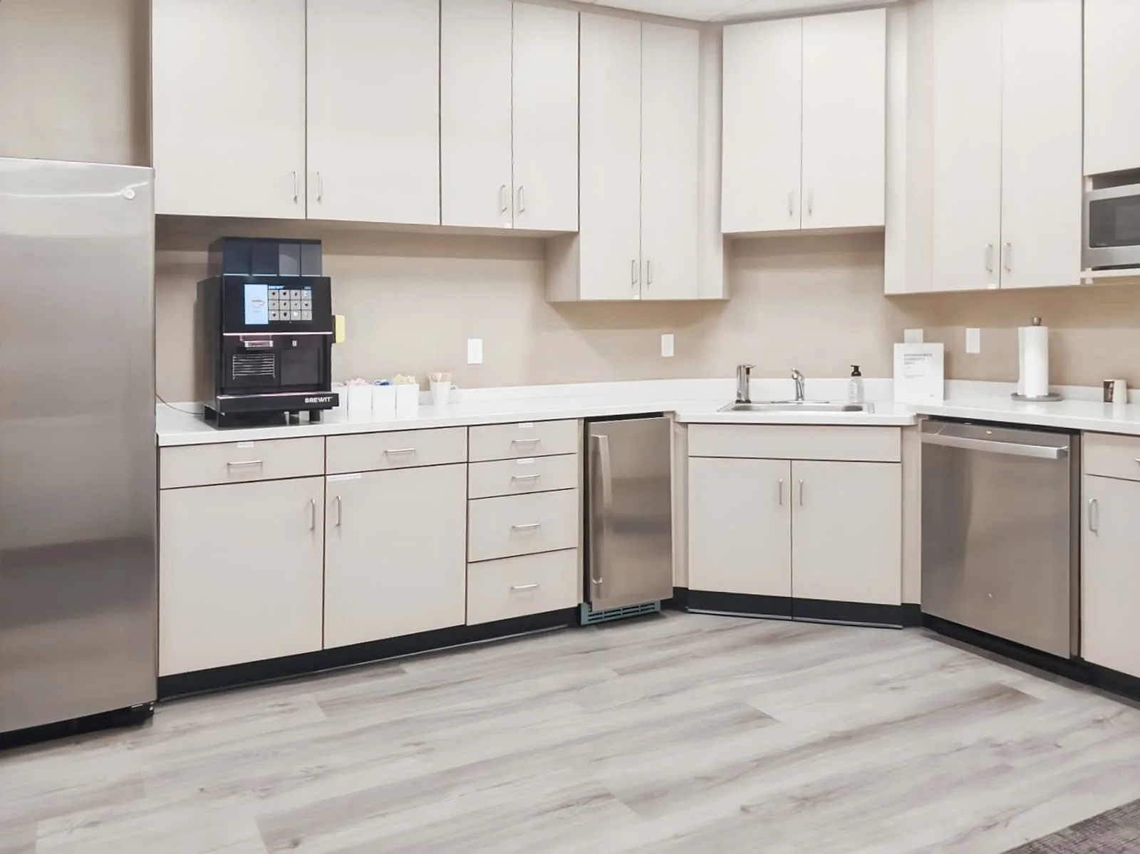 Regus KS, Overland Park - Metcalf Avenue, Kitchen, Overland Park, KS