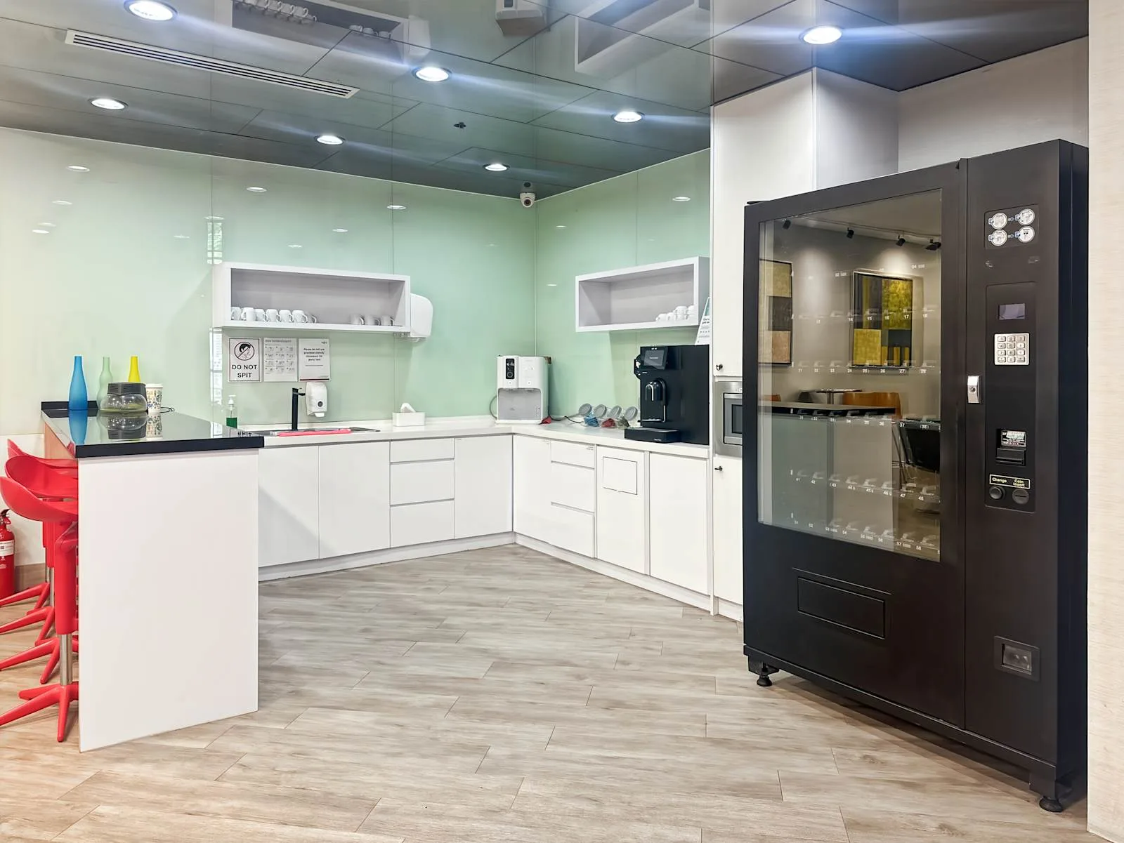 Regus KUALA LUMPUR, Menara Binjai, Kitchen, Kuala Lumpur