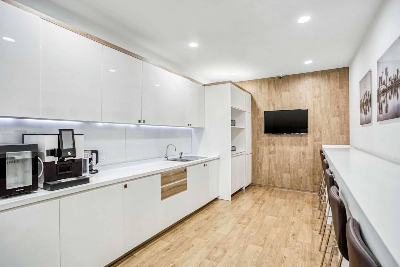 Regus KYIV, IQ Centre, Kitchen, Kyiv