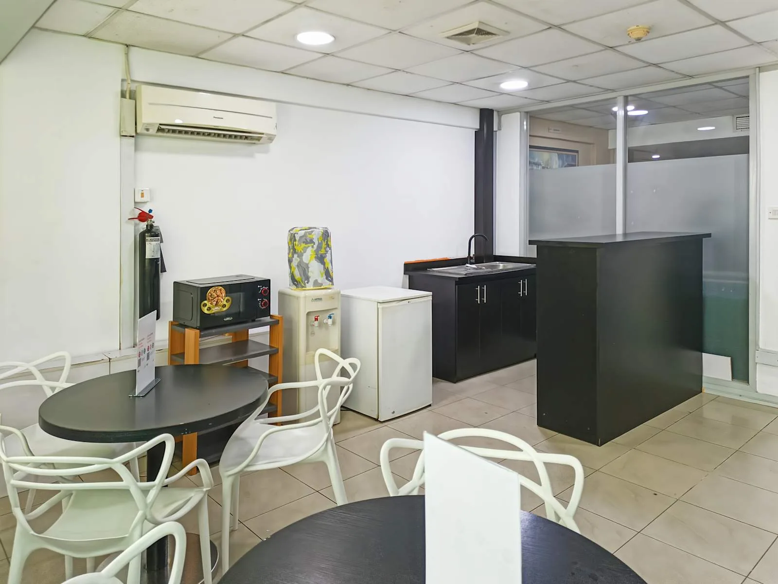 Regus Lagos, Mulliner Towers 2, Kitchen, Lagos, Nigeria