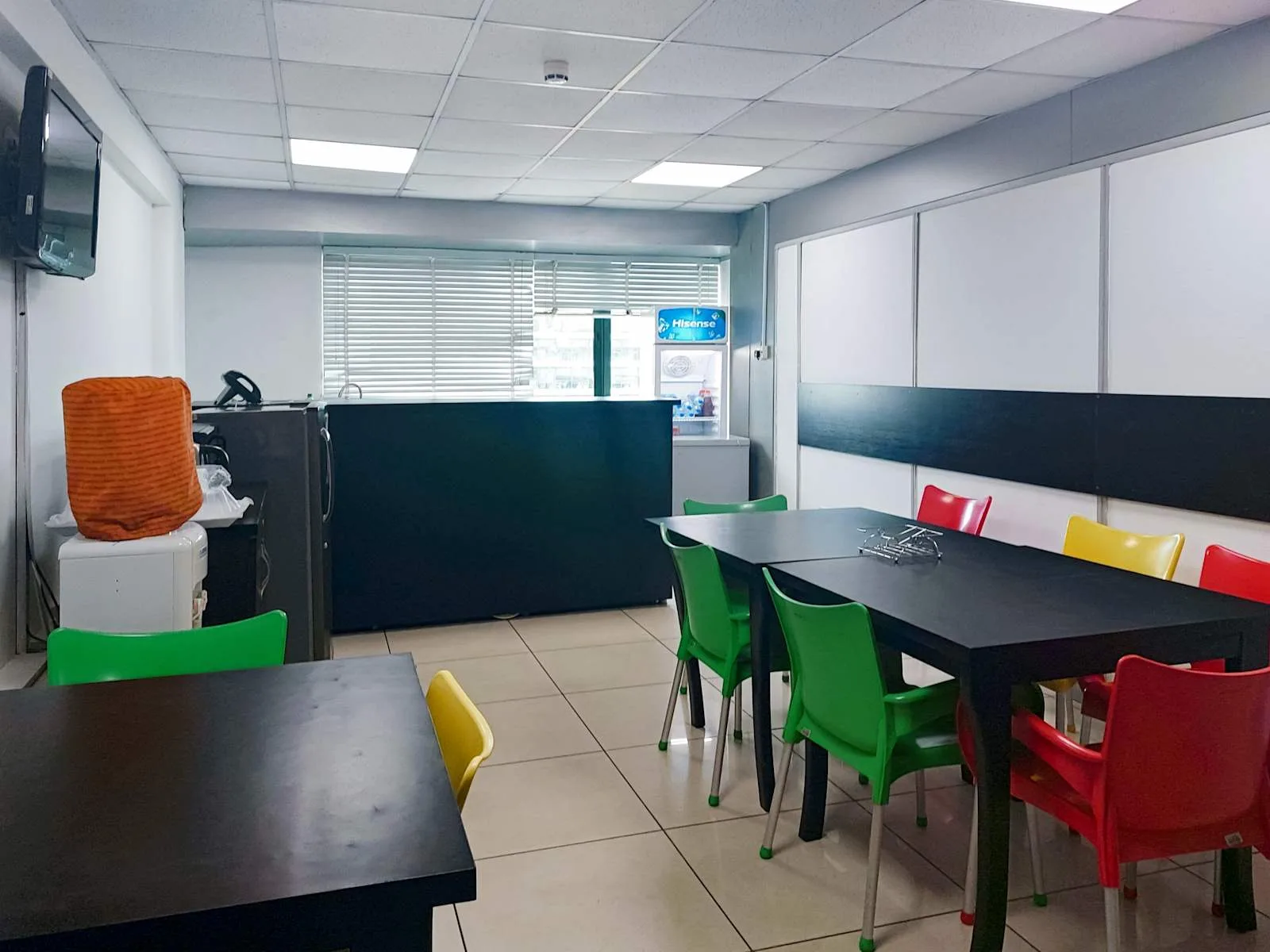 Regus LAGOS, Mulliner Towers, Cafeteria, Lagos, Nigeria