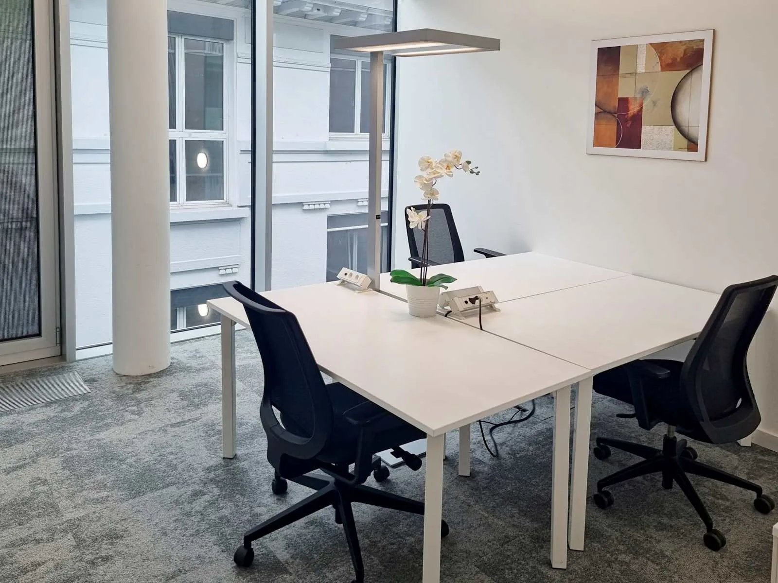 Regus LAUSANNE, City Flon, Privatbüro mit 4 Arbeitsplätzen, Lausanne