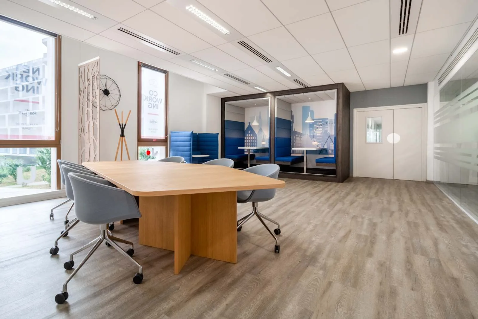Regus LILLE, Euralille 3, Salle de réunion 6 personnes, Lille