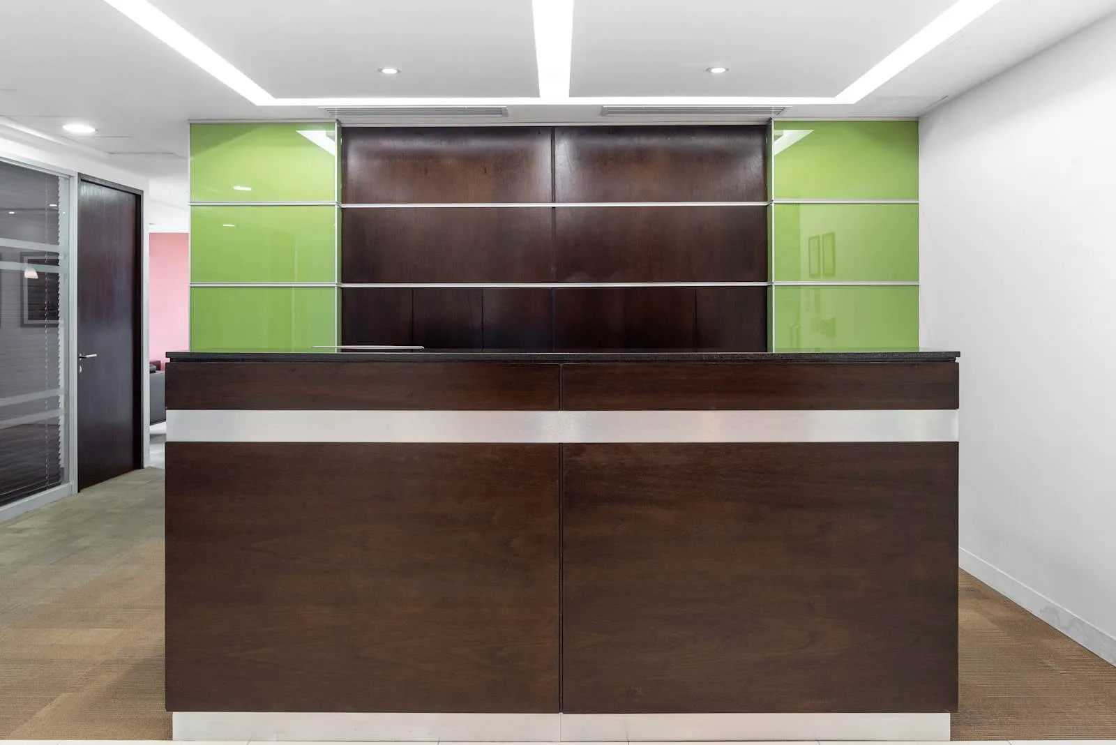 Regus LIMA, San Isidro Fibra Building, Recepción, Lima
