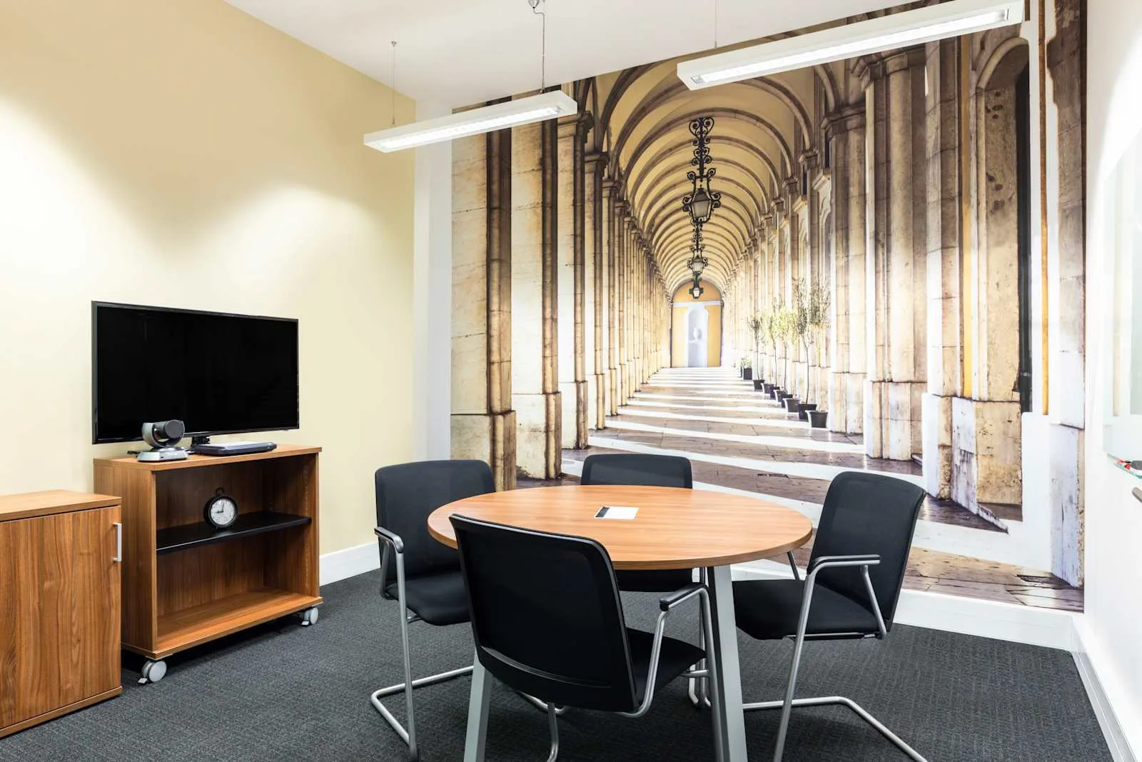 Regus LISBON, Chiado, Sala de reuniões para 5 pessoas, Lisboa