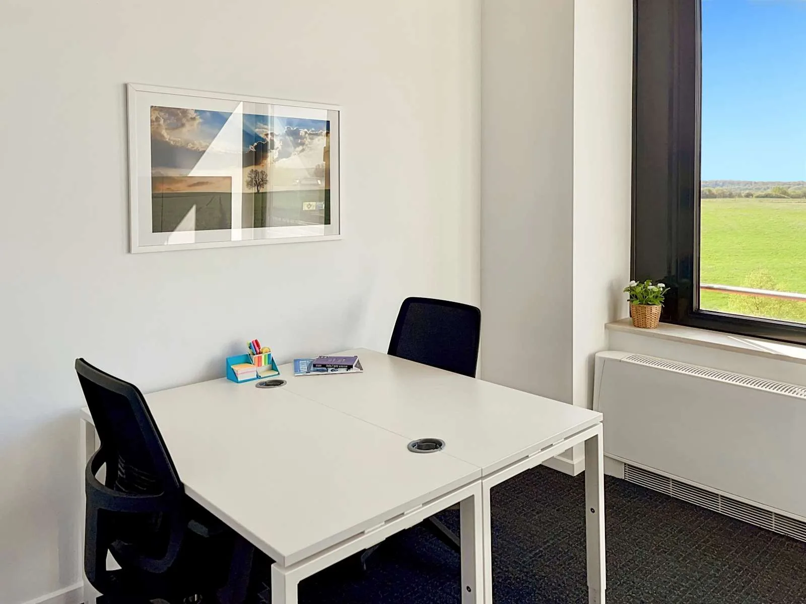 Regus LIVANGE, Luxembourg Sud, Private office, 2 desks, Livange