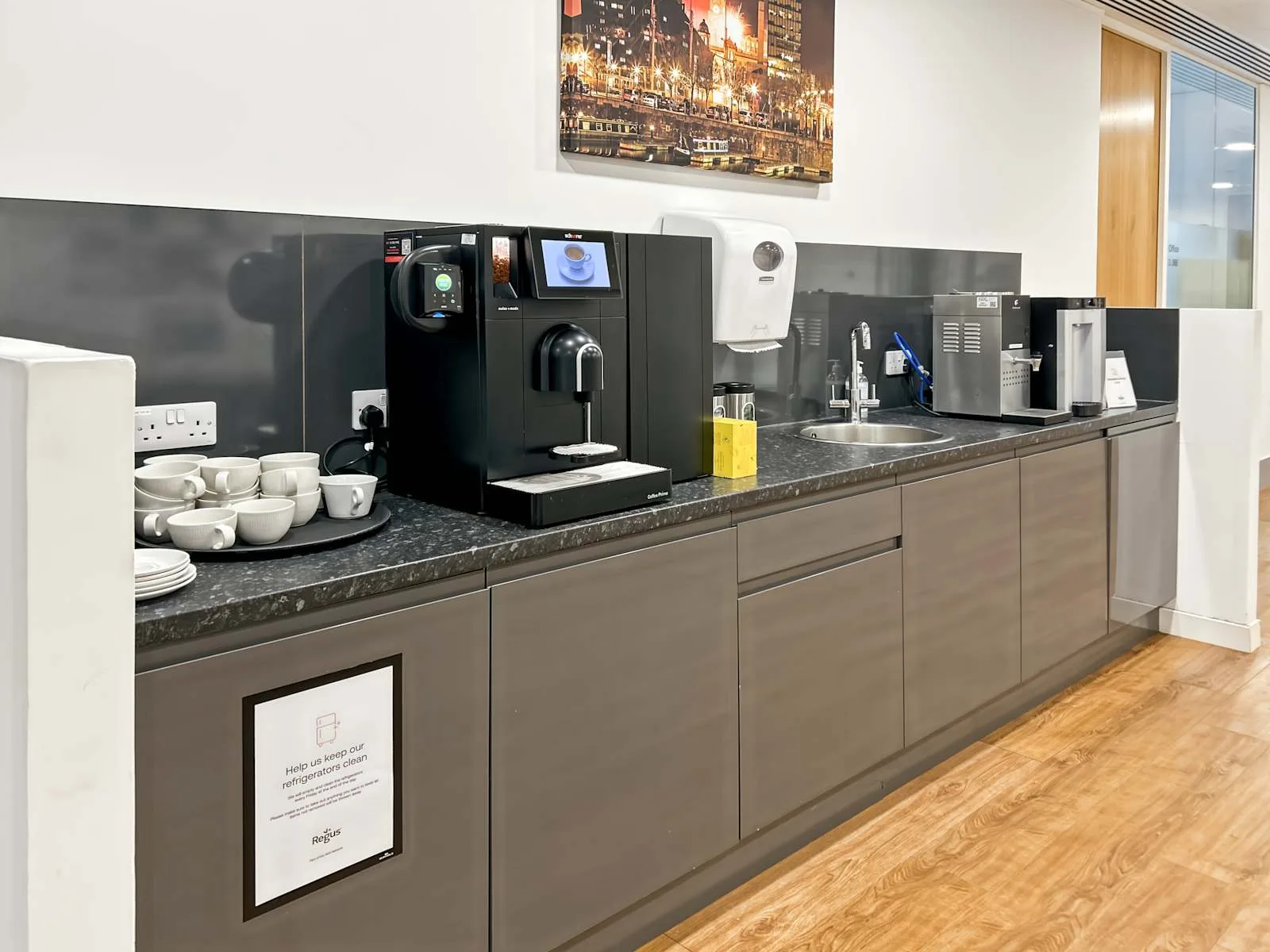 Regus LIVERPOOL, Mann Island, Cuisine, Liverpool