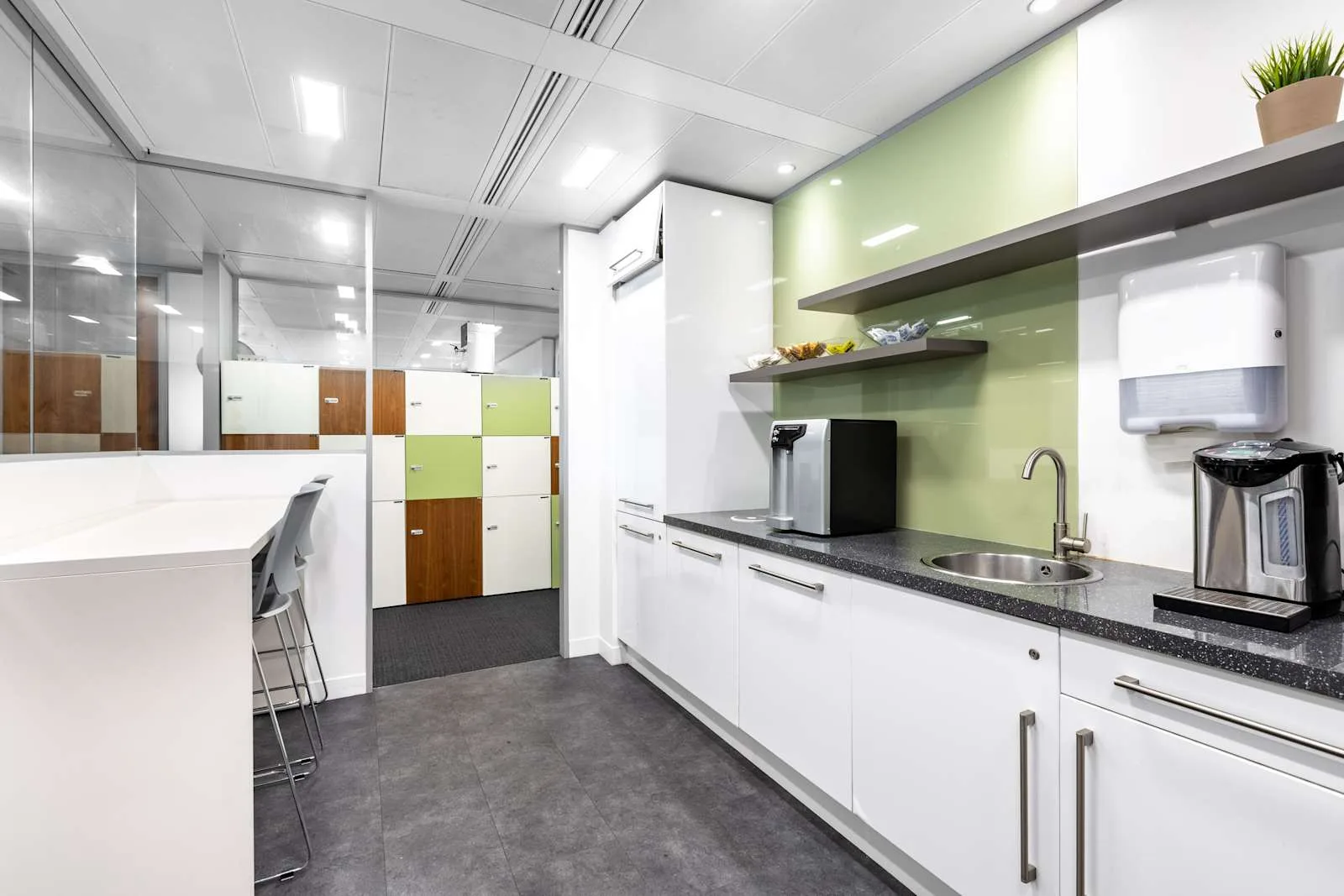 Regus LONDON, Fenchurch Street Station, Kitchen, London