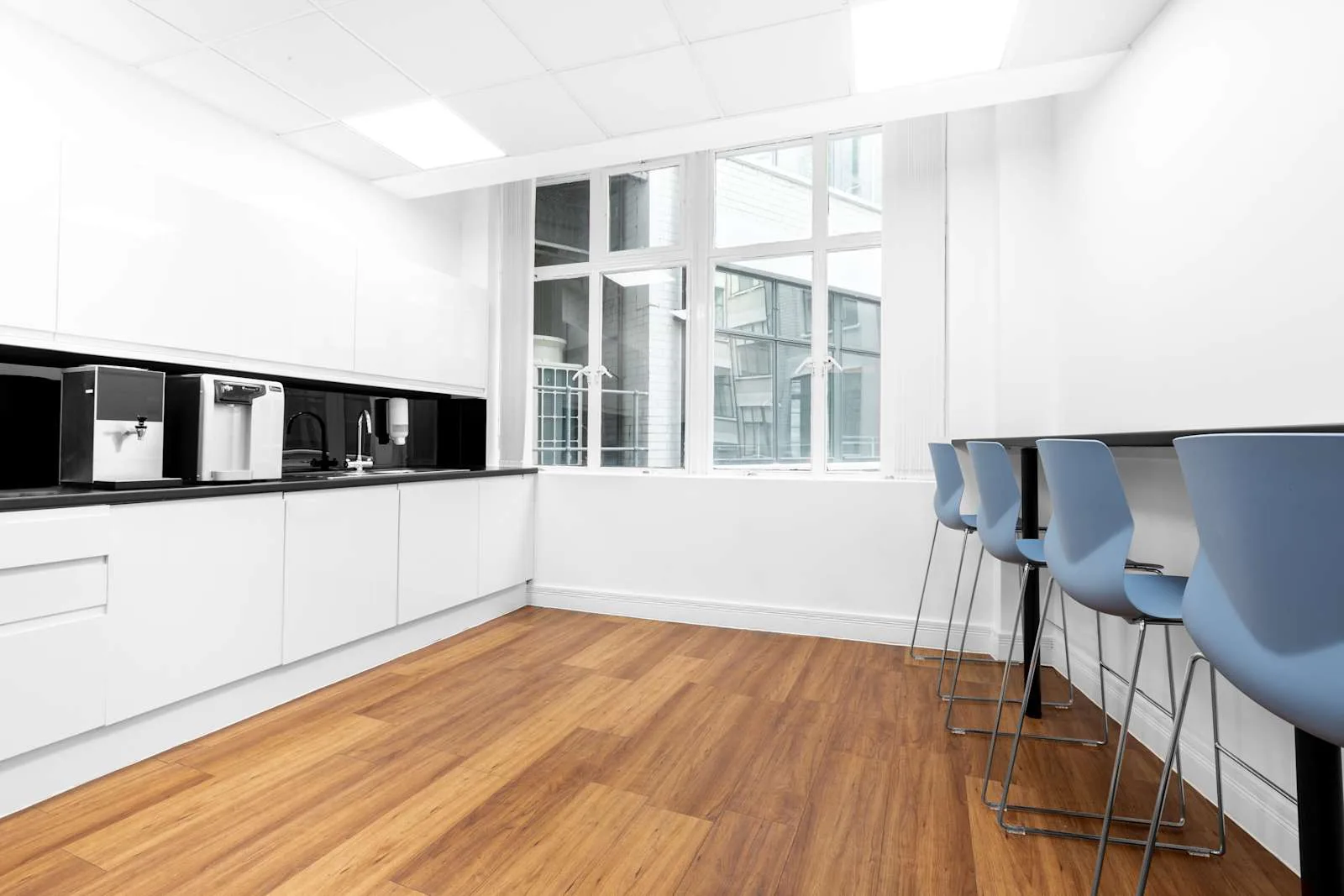 Regus LONDON, Strand, Kitchen, London