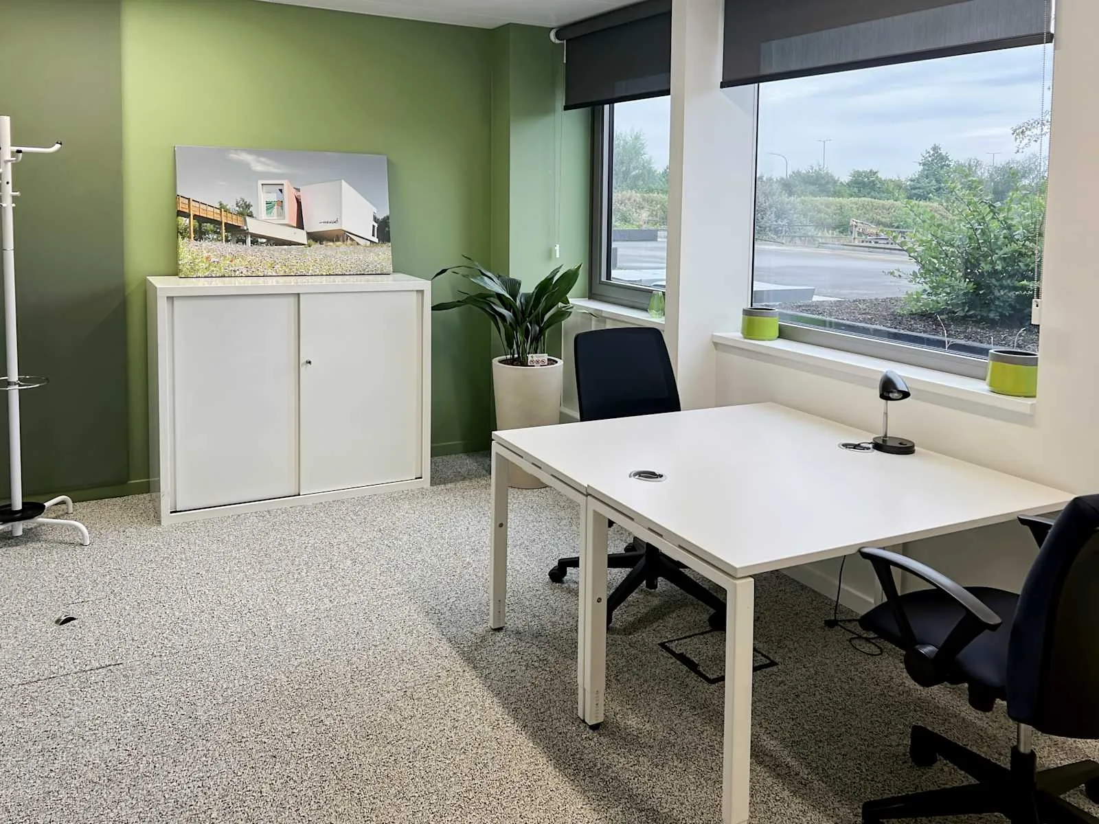 Regus Louvain-La-Neuve, Axis Parc, Bureau privatif 2 postes, Mont-Saint-Guibert