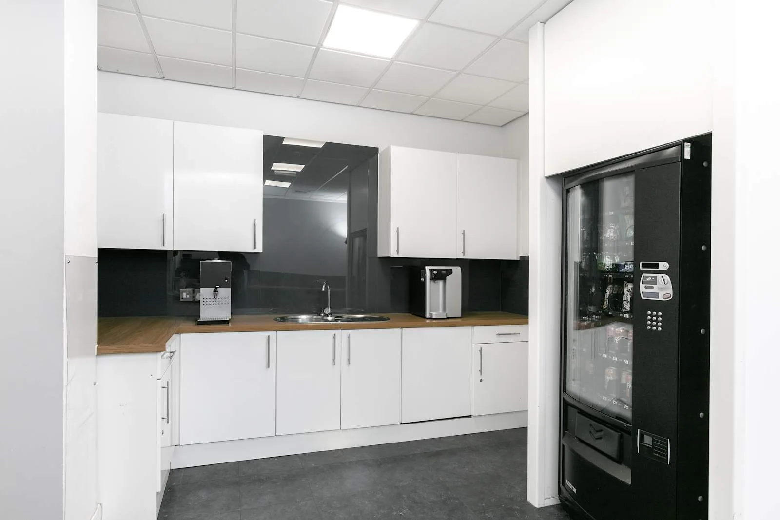 Regus LUTON, Capability Green, Kitchen, Luton