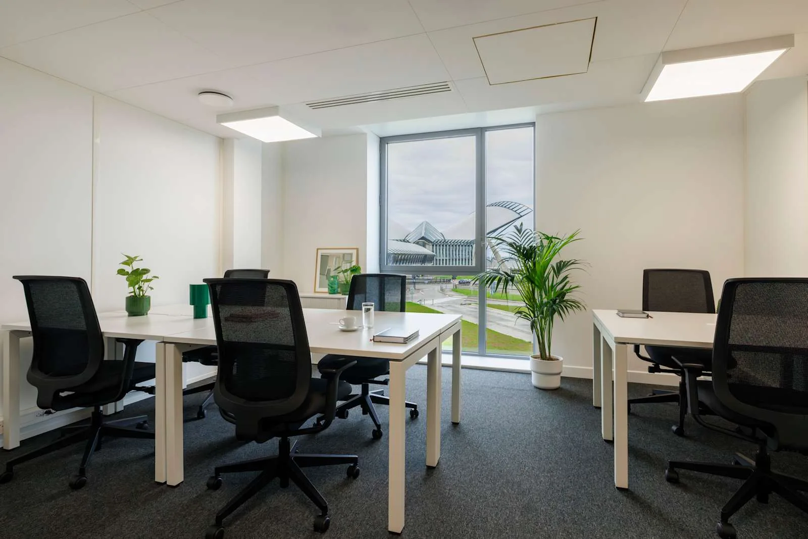 Regus Lyon, Saint Exupéry Airport, Bureau privatif 6 postes, Genas