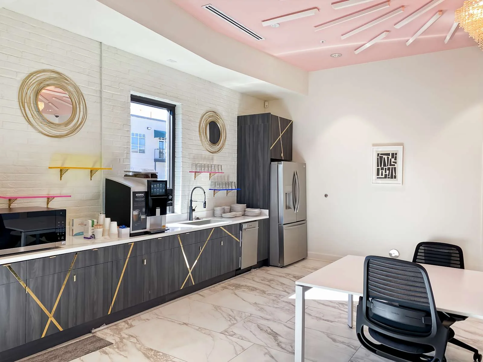 Regus MA, Boston - Lincoln St, Kitchen, Boston, MA