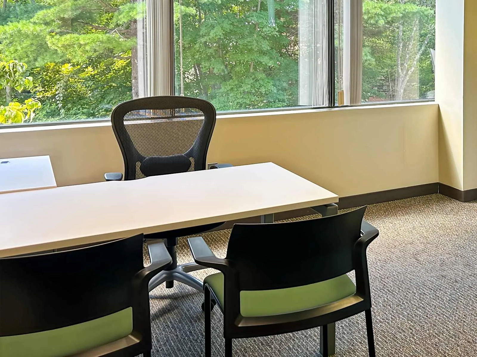 Regus MA, Hingham – Hingham Center, Private office, 1 desk, Hingham, MA