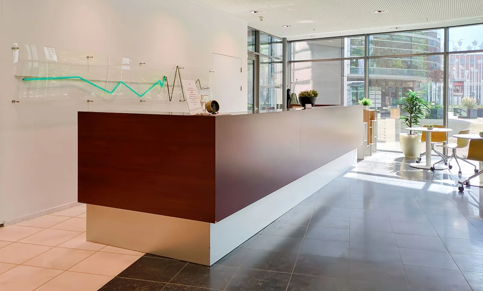 Regus MAASTRICHT, Maastricht Il Fiore, Réception, Maastricht